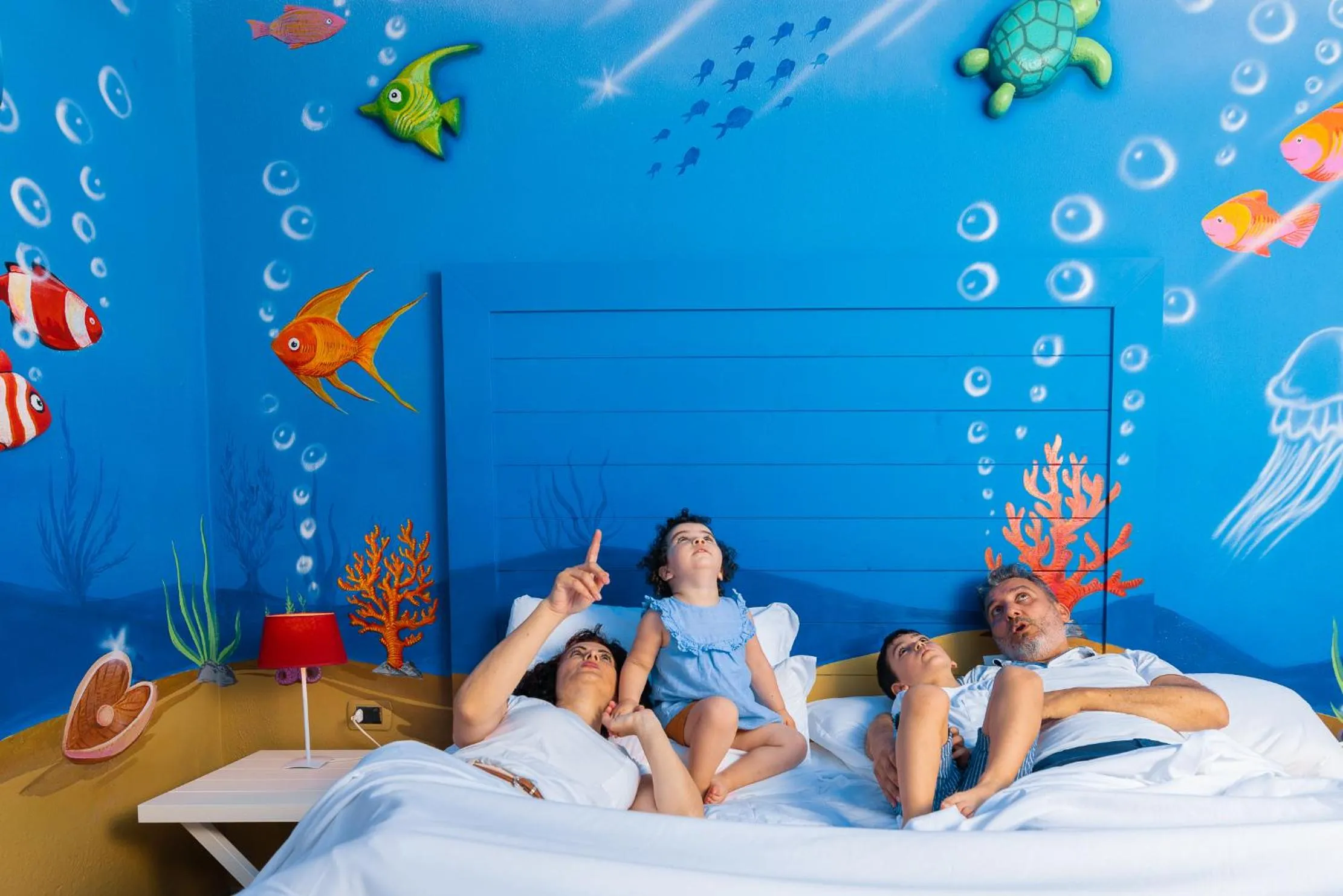 People, Bed in UNAHOTELS Club Hotel Ancora