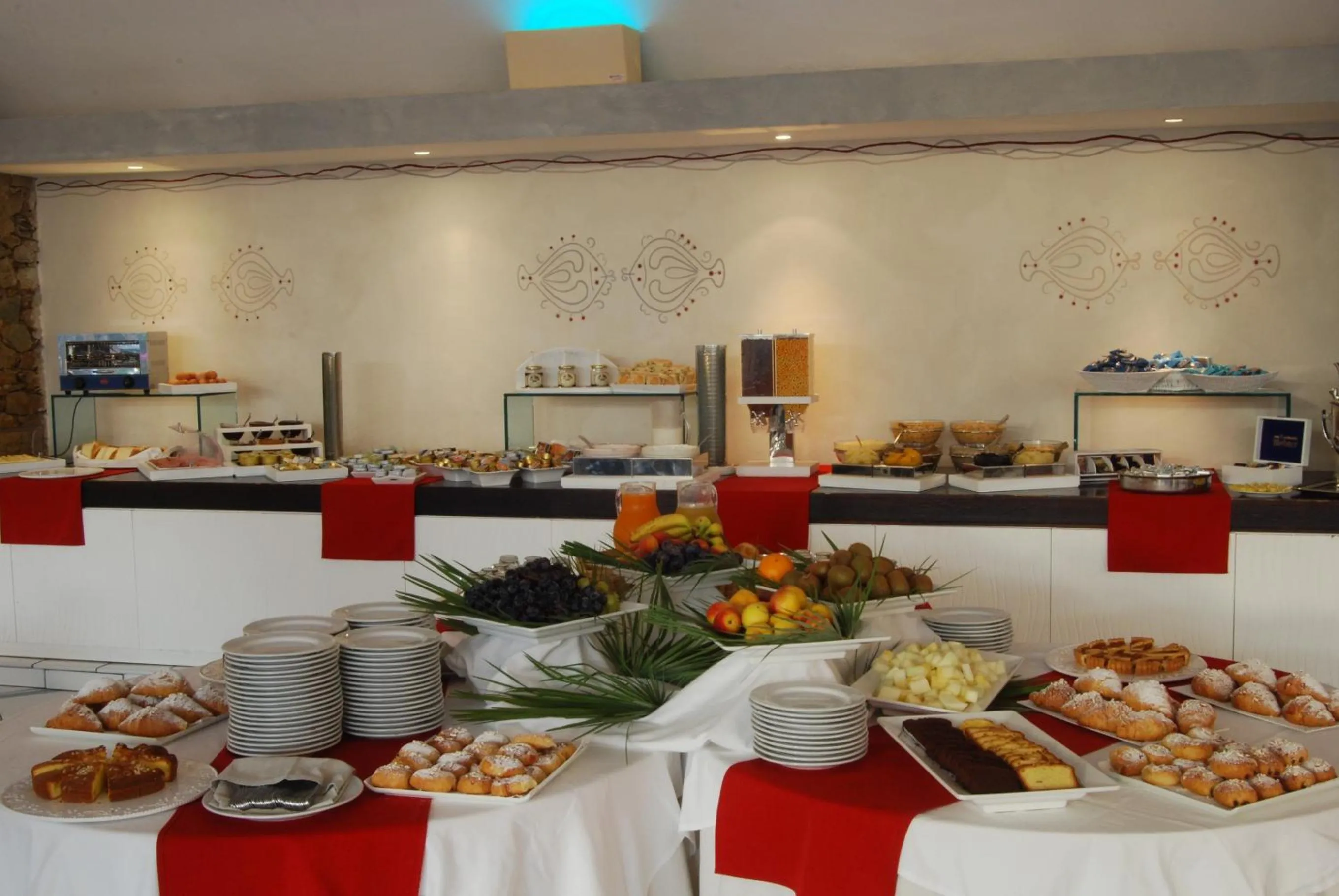 Restaurant/places to eat in UNAHOTELS Club Hotel Ancora