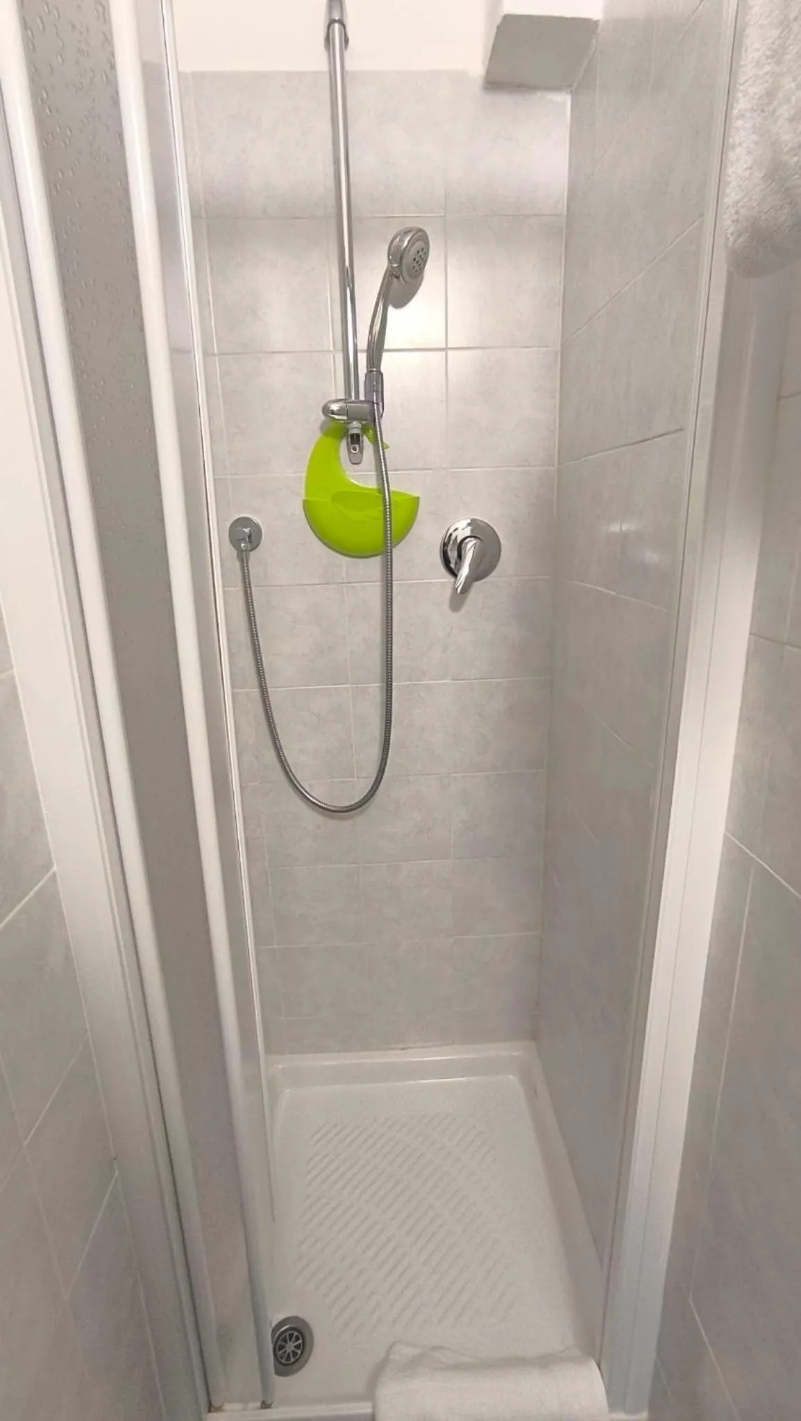 Shower in Hotel La Perla Del Capo