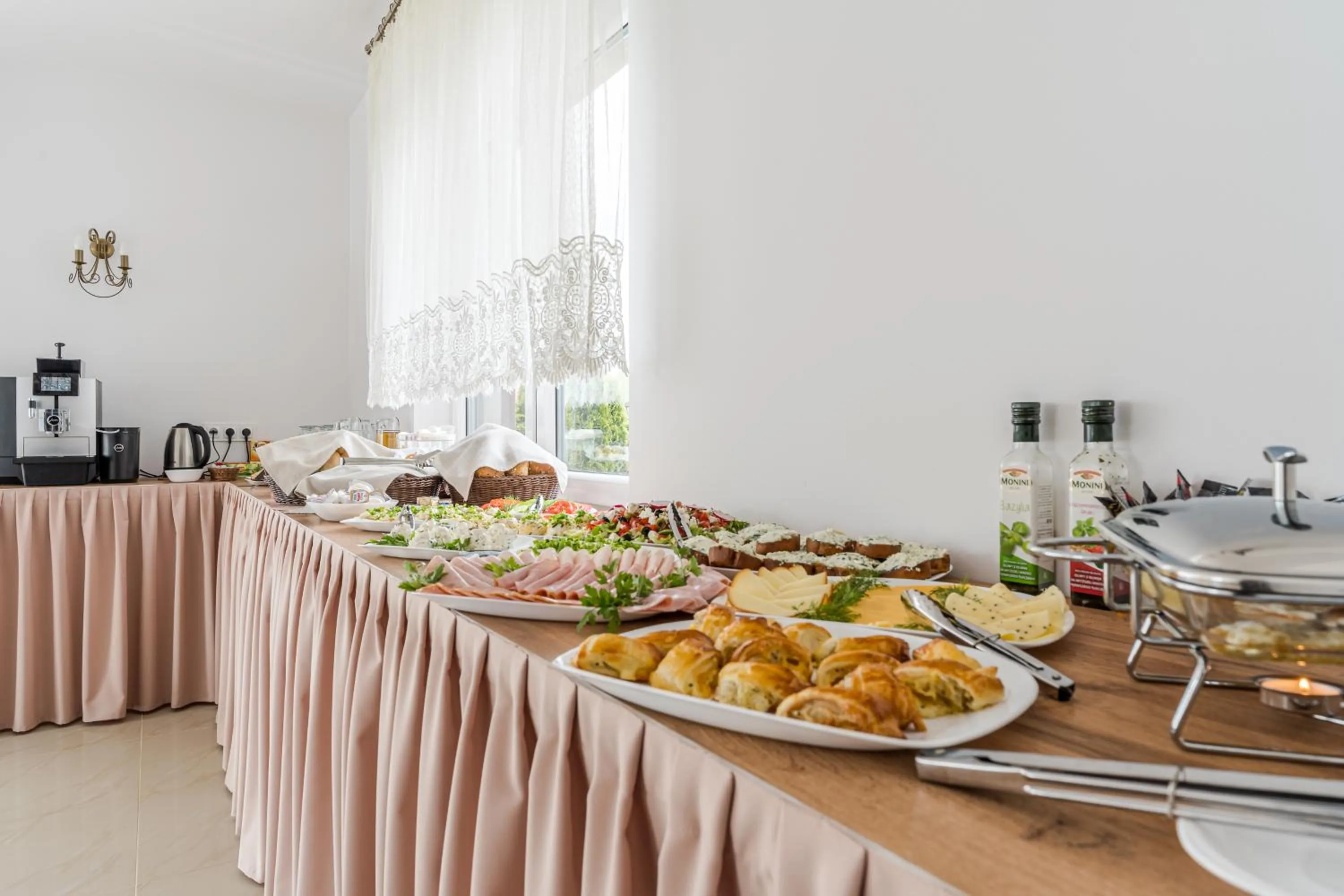 Breakfast in Villa Lima