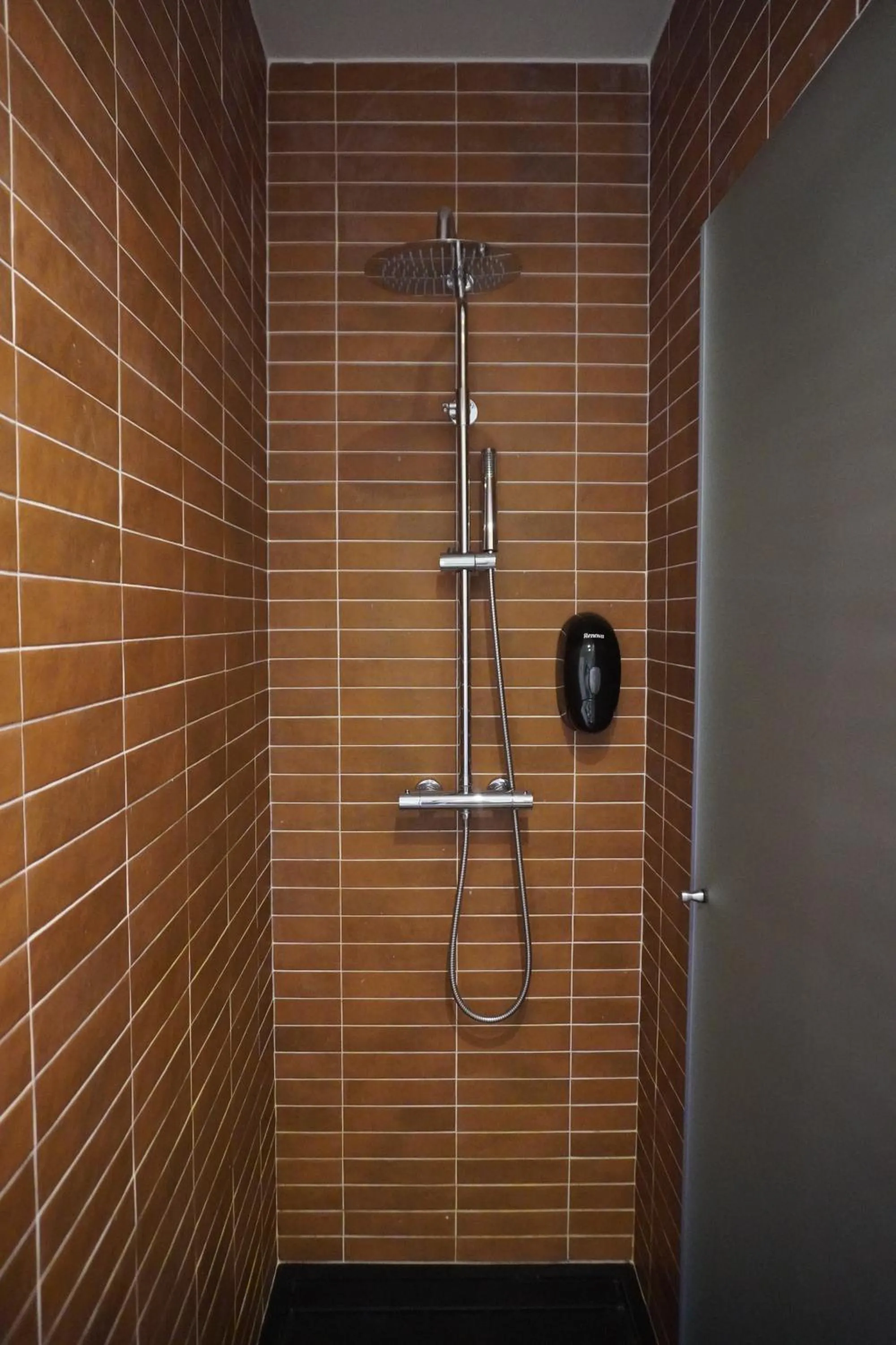 Shower in The Central House Porto Ribeira