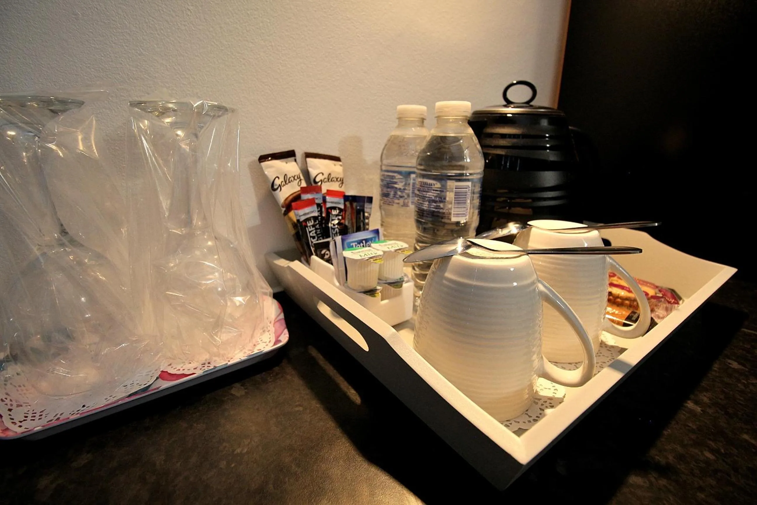 Coffee/tea facilities in Hamilton