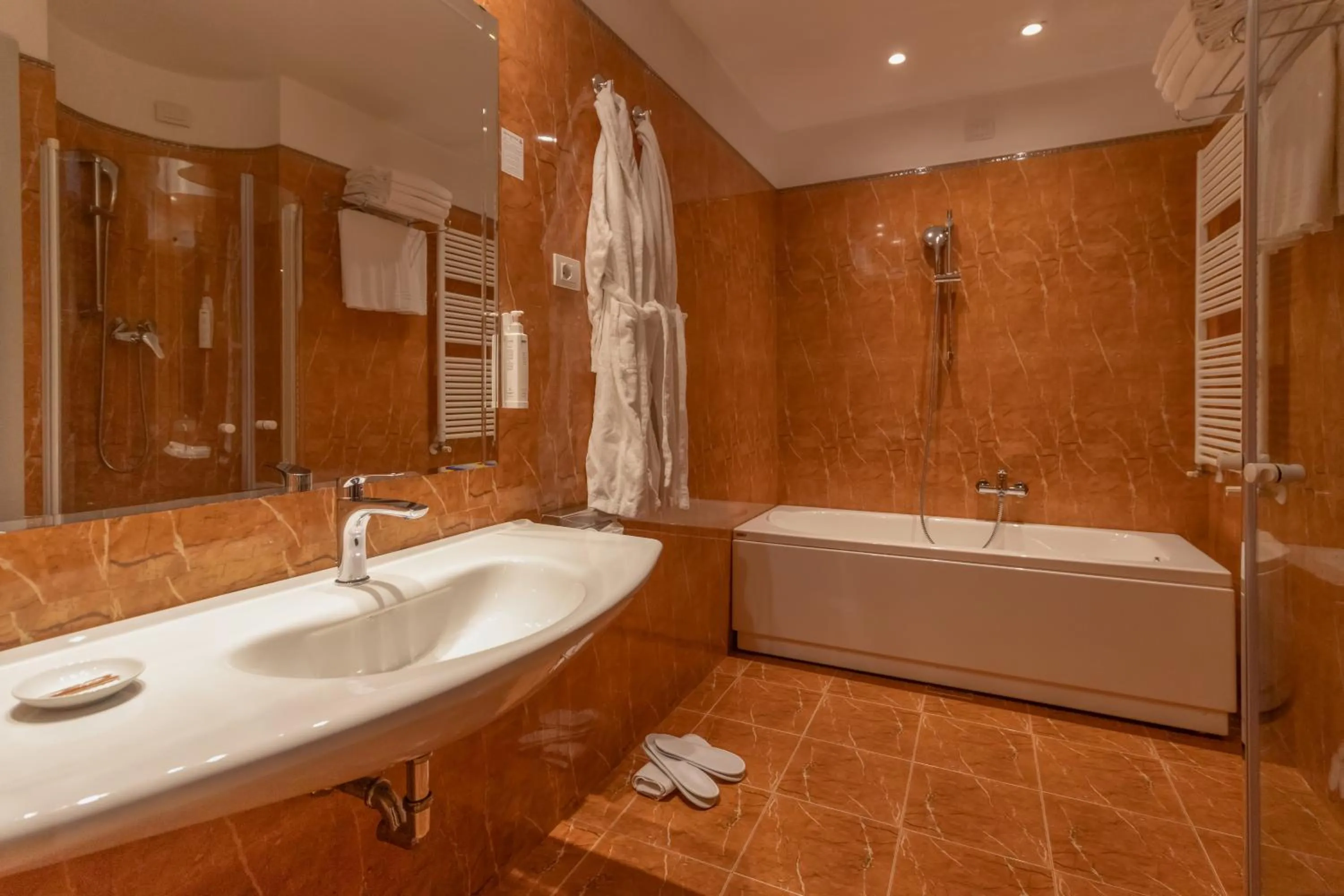 Bath in Parco dei Principi Boutique Hotel