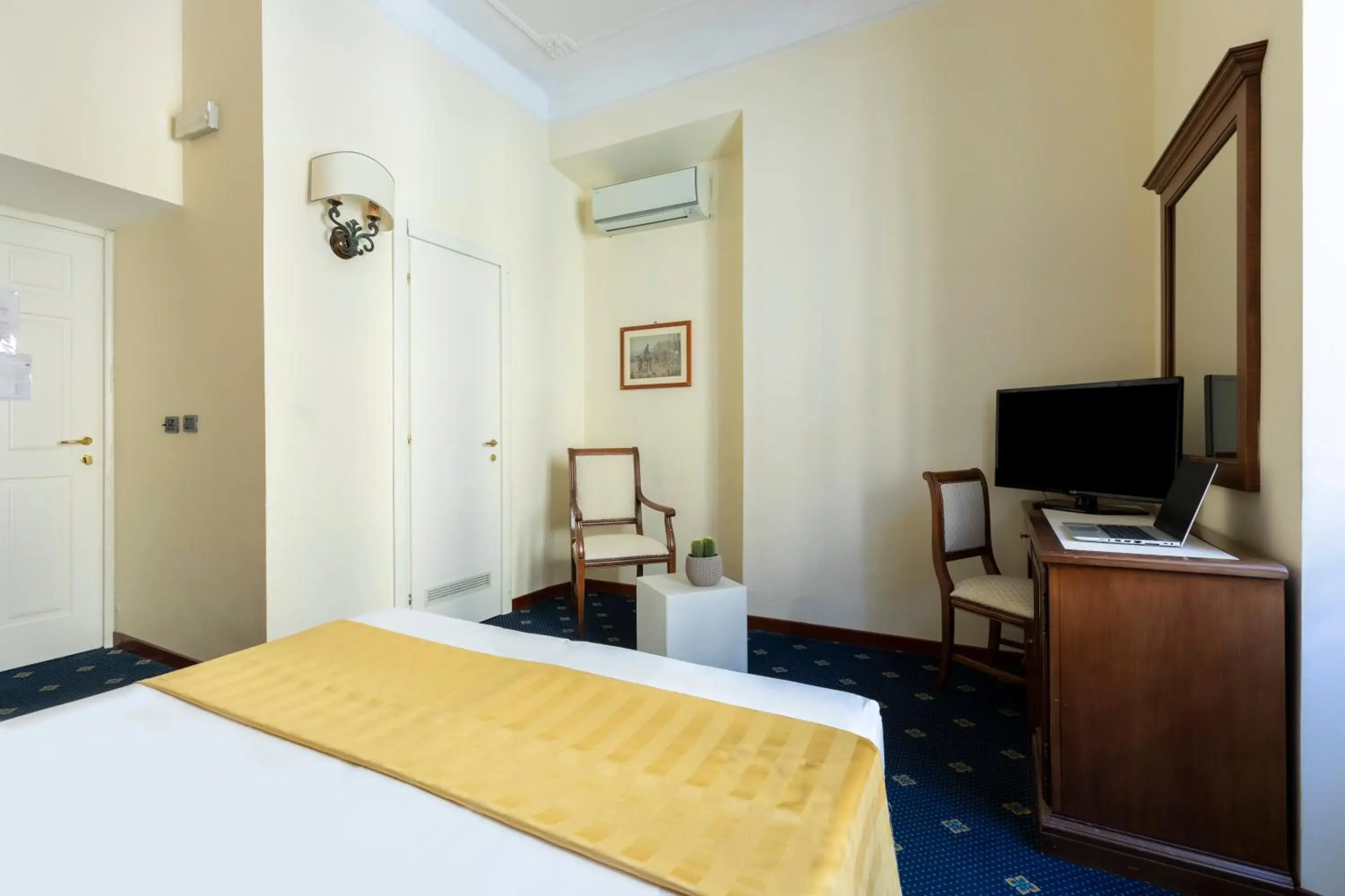 Bed in Hotel Coppede' Bed in Hotel Coppede'