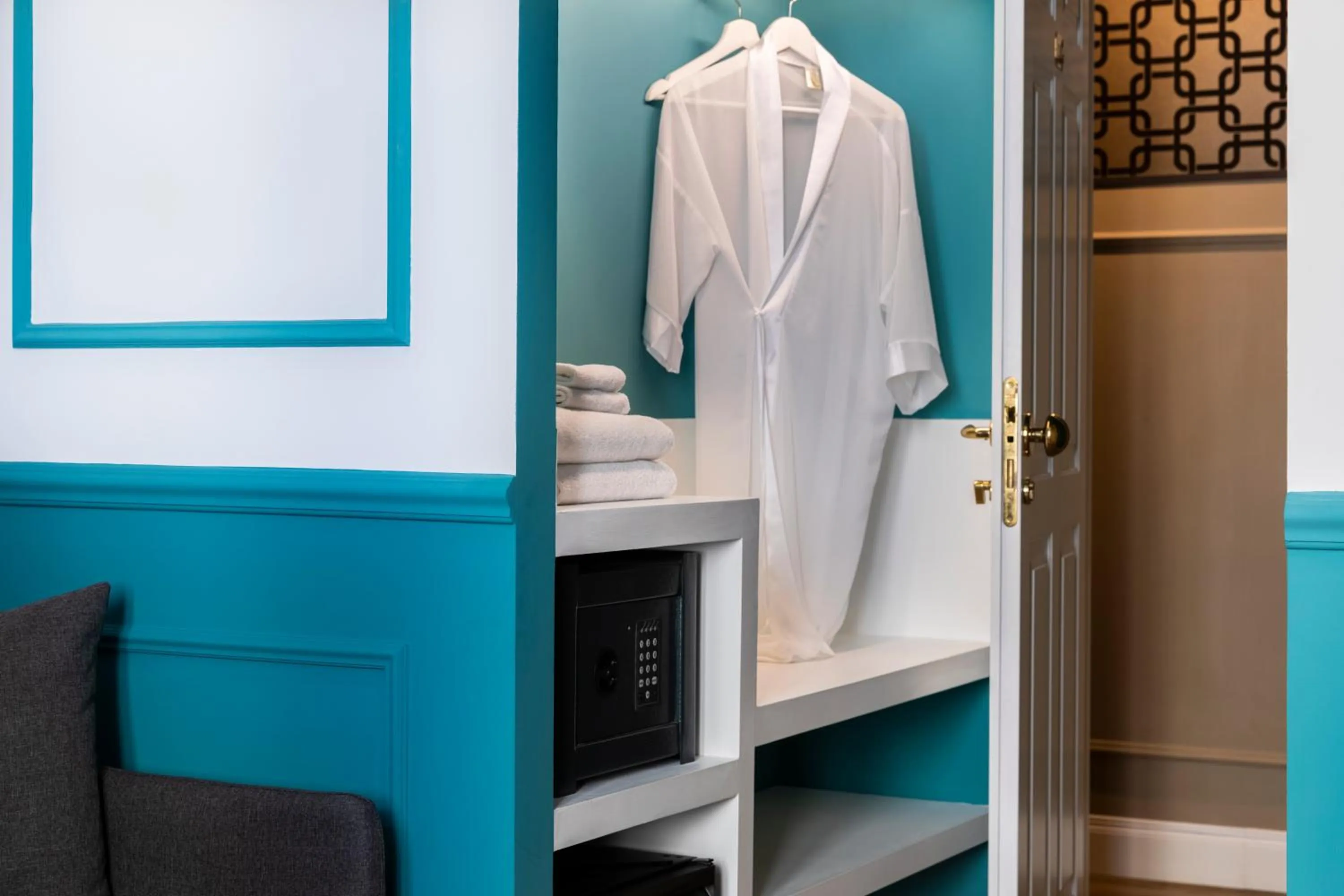 Text overlay in Hotel Coppede'