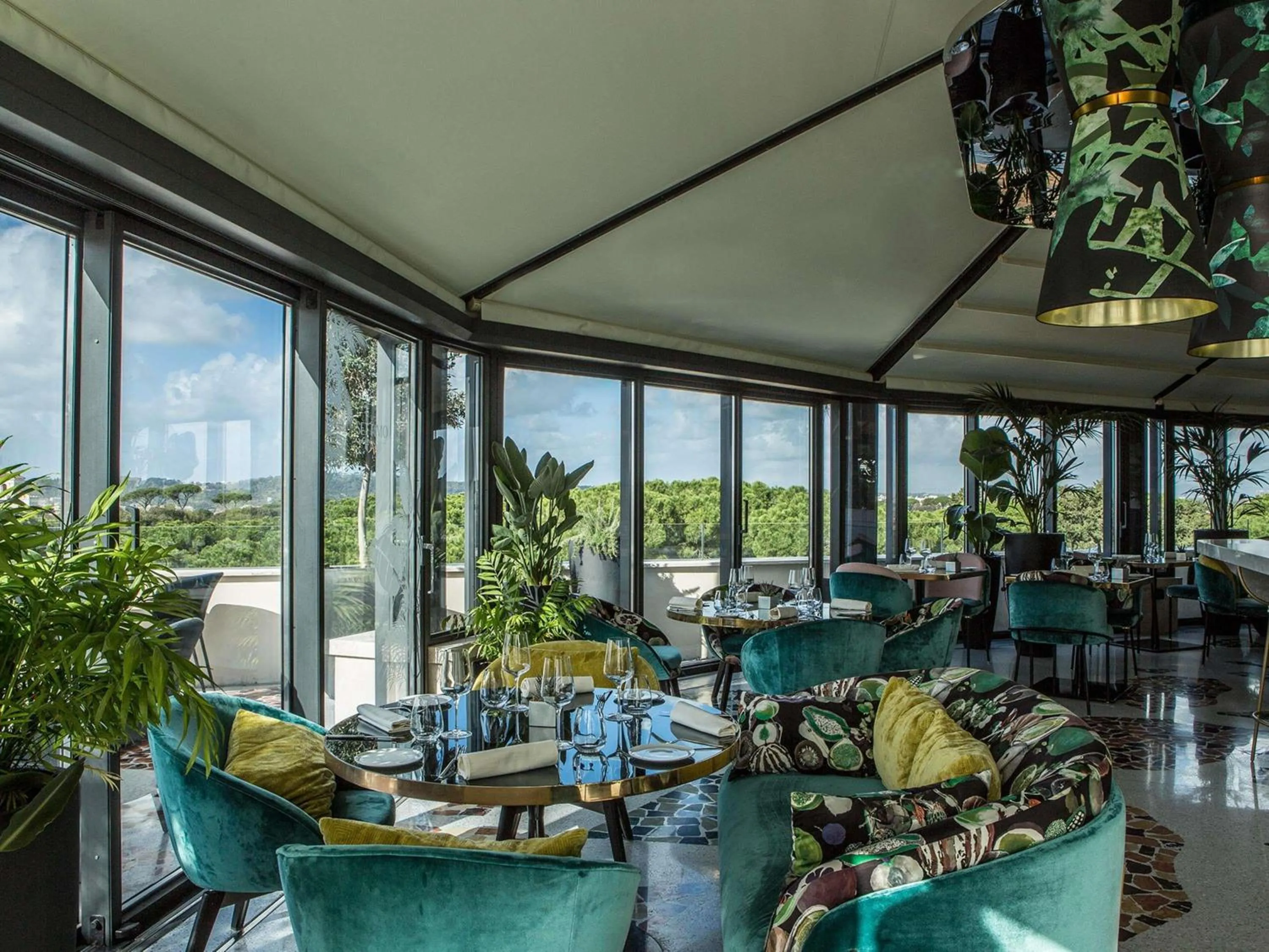 Lounge or bar in Sofitel Roma Villa Borghese