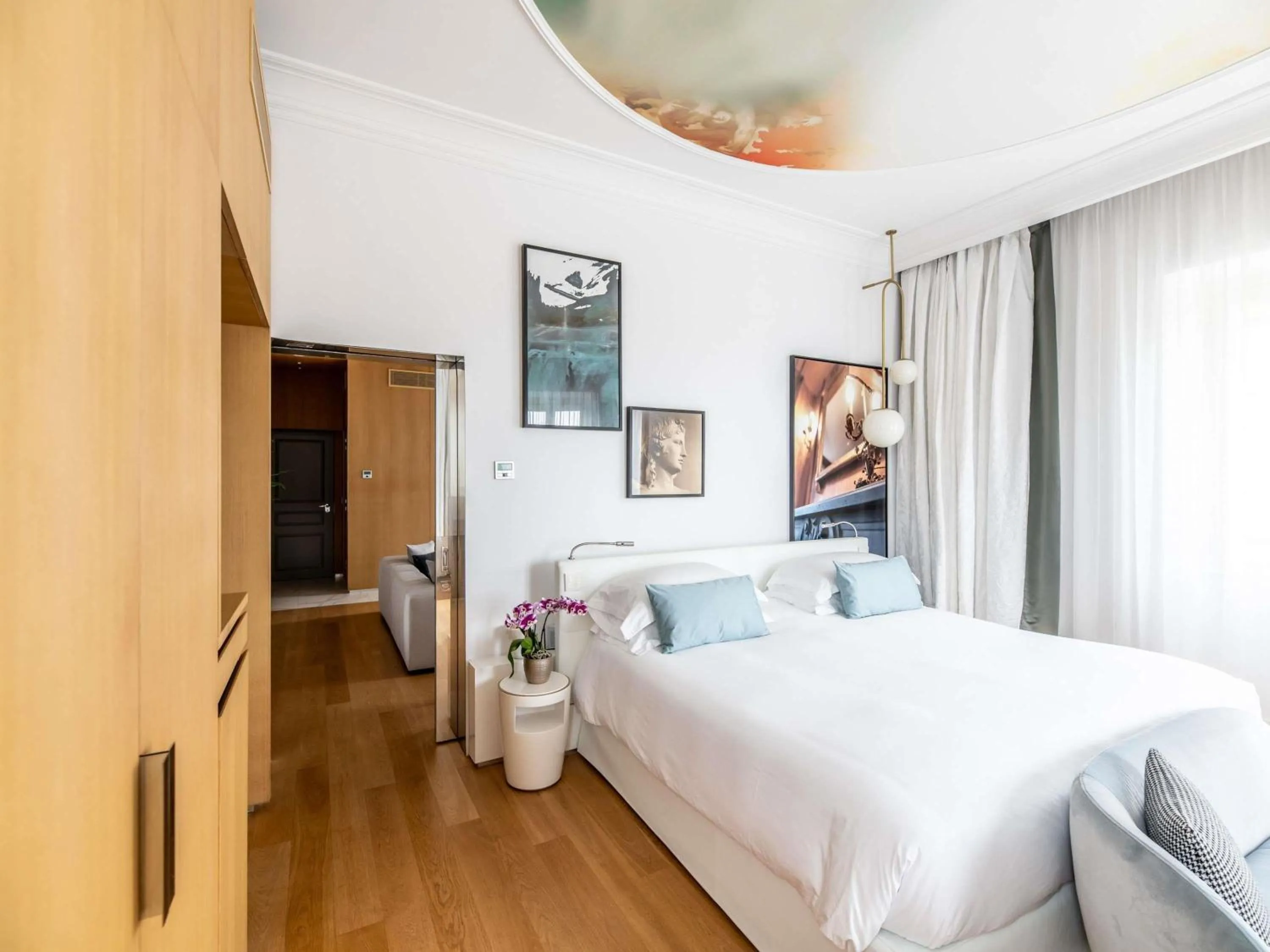 Bedroom, Bed in Sofitel Roma Villa Borghese