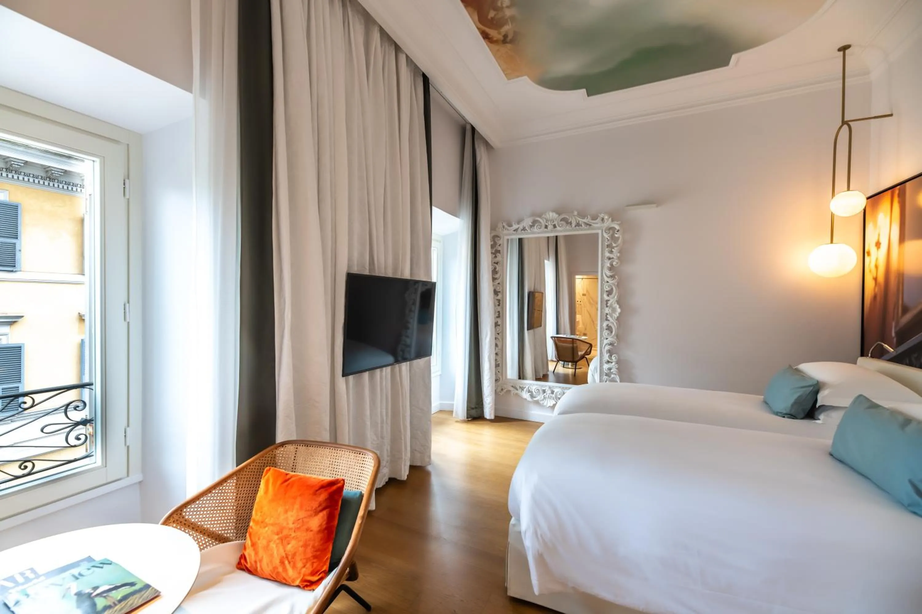 Bedroom, Bed in Sofitel Roma Villa Borghese