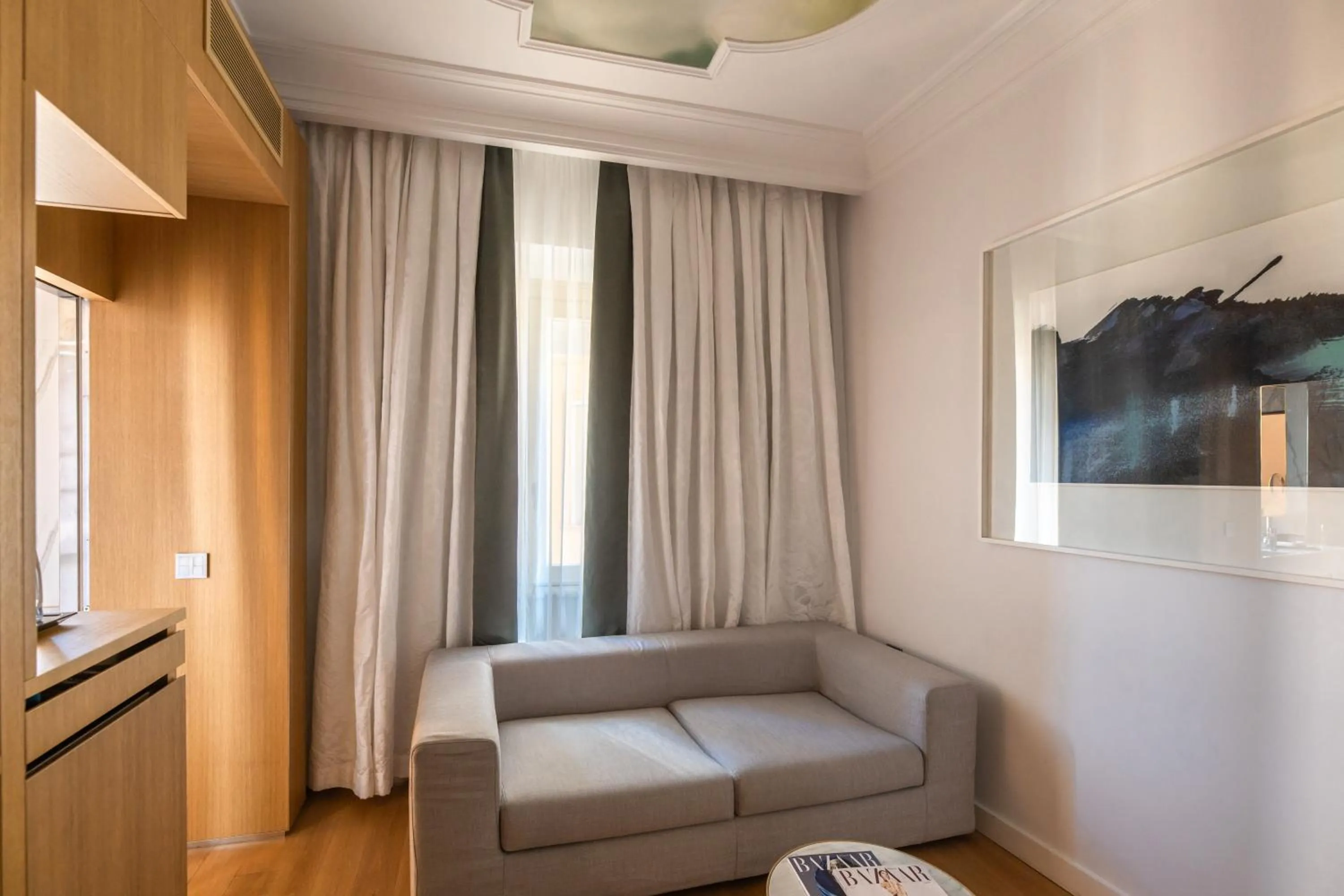 Living room in Sofitel Roma Villa Borghese