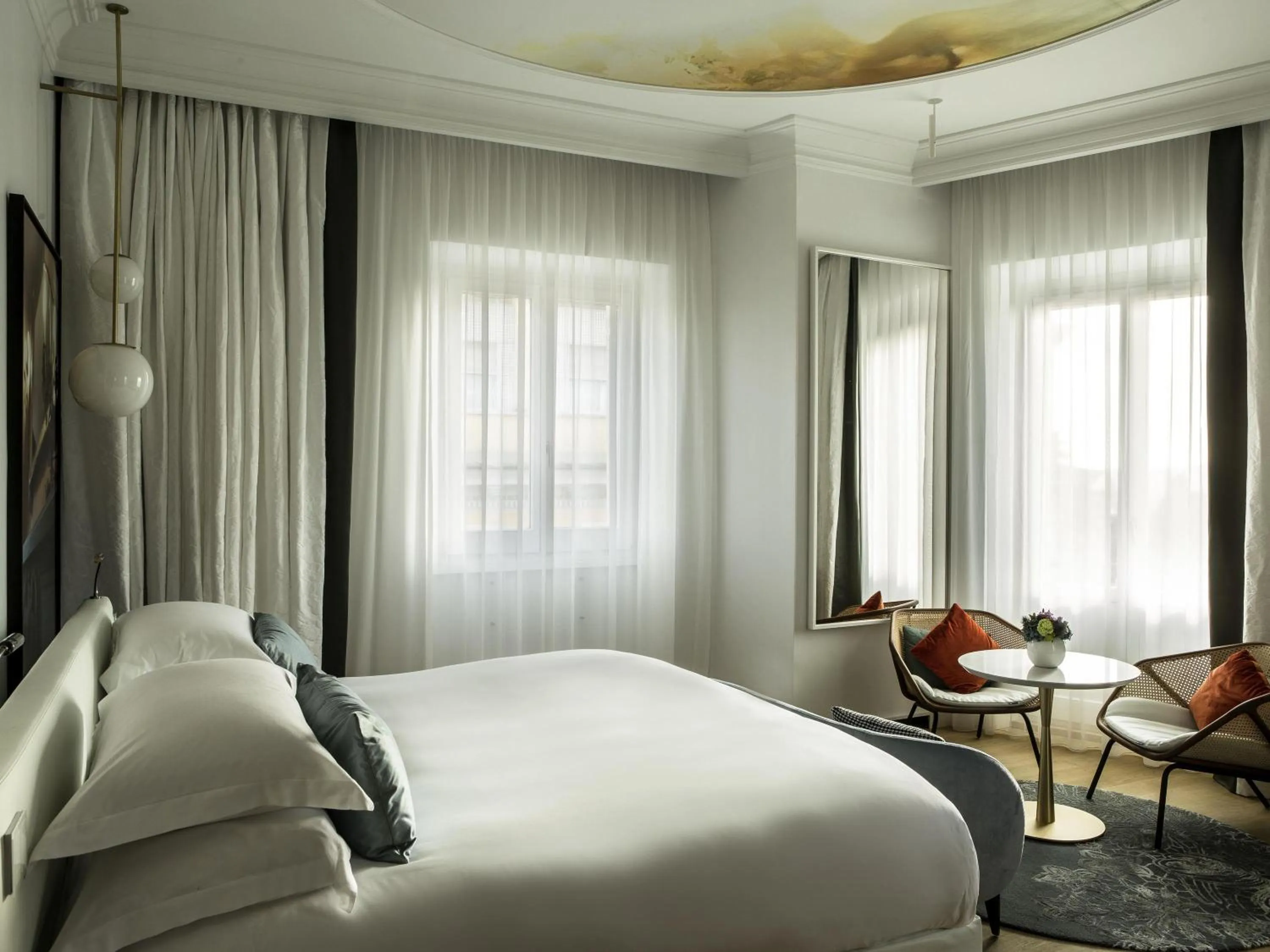 Bedroom, Bed in Sofitel Roma Villa Borghese