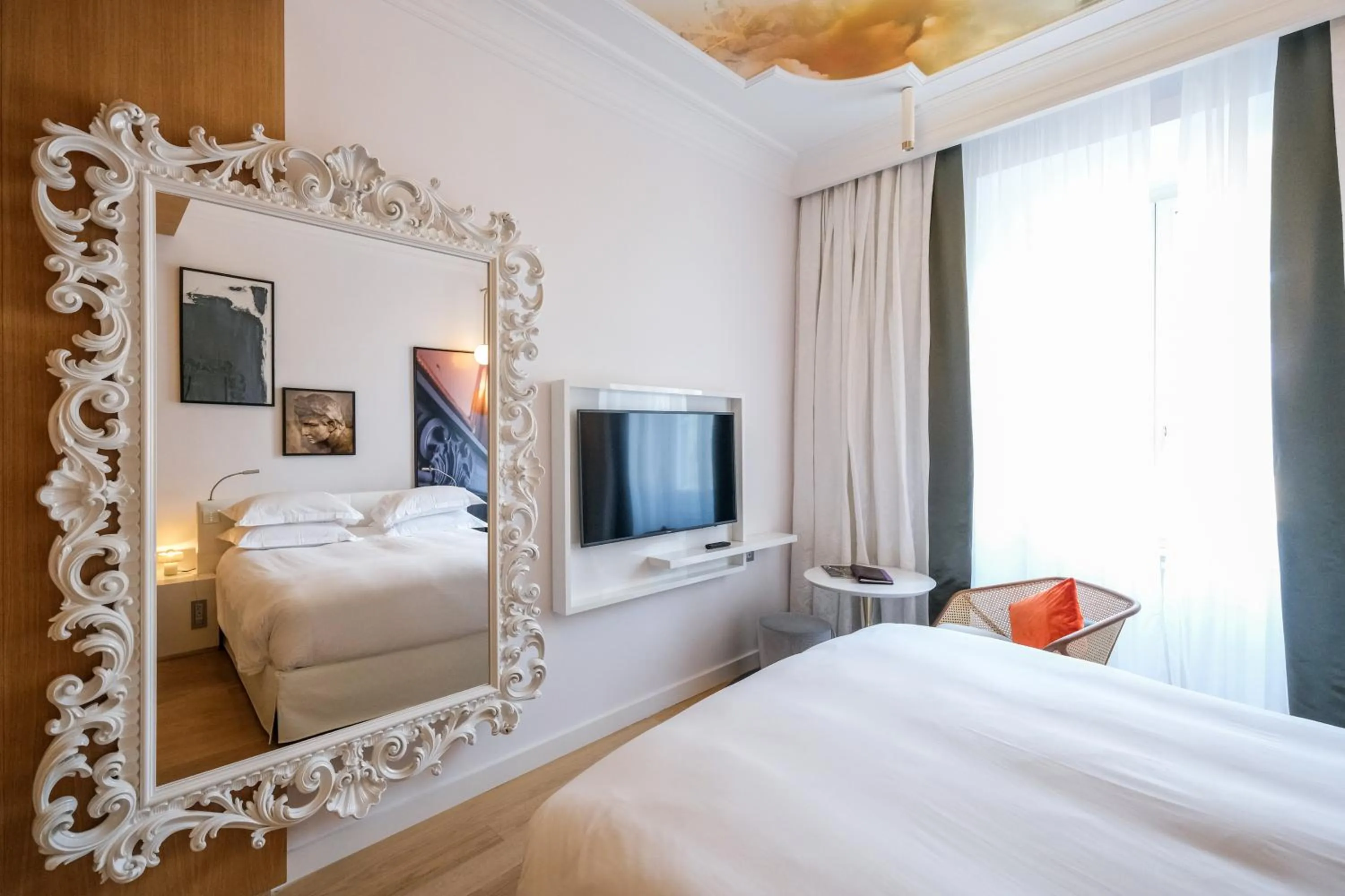 TV and multimedia, Bed in Sofitel Roma Villa Borghese