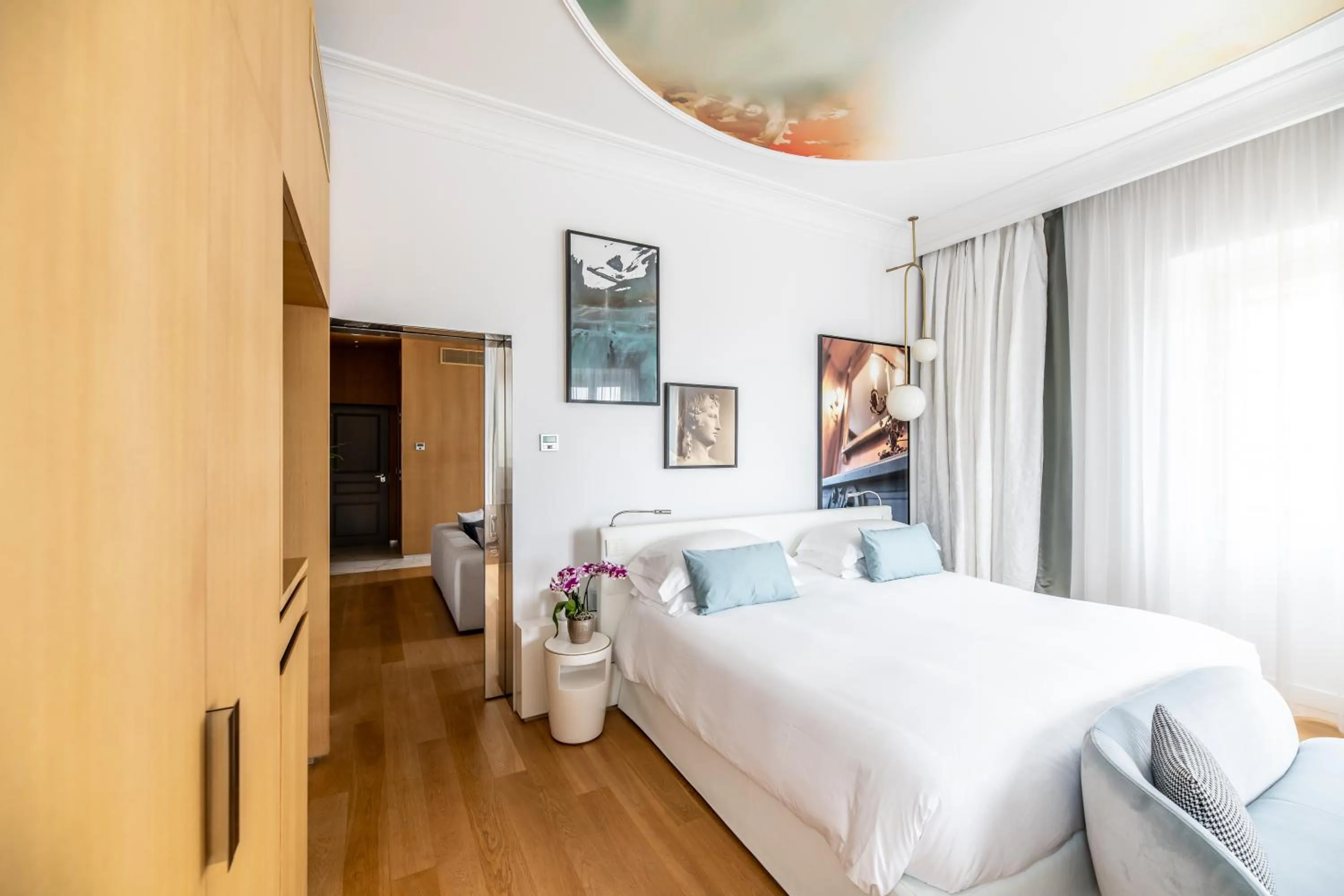 Bedroom, Bed in Sofitel Roma Villa Borghese