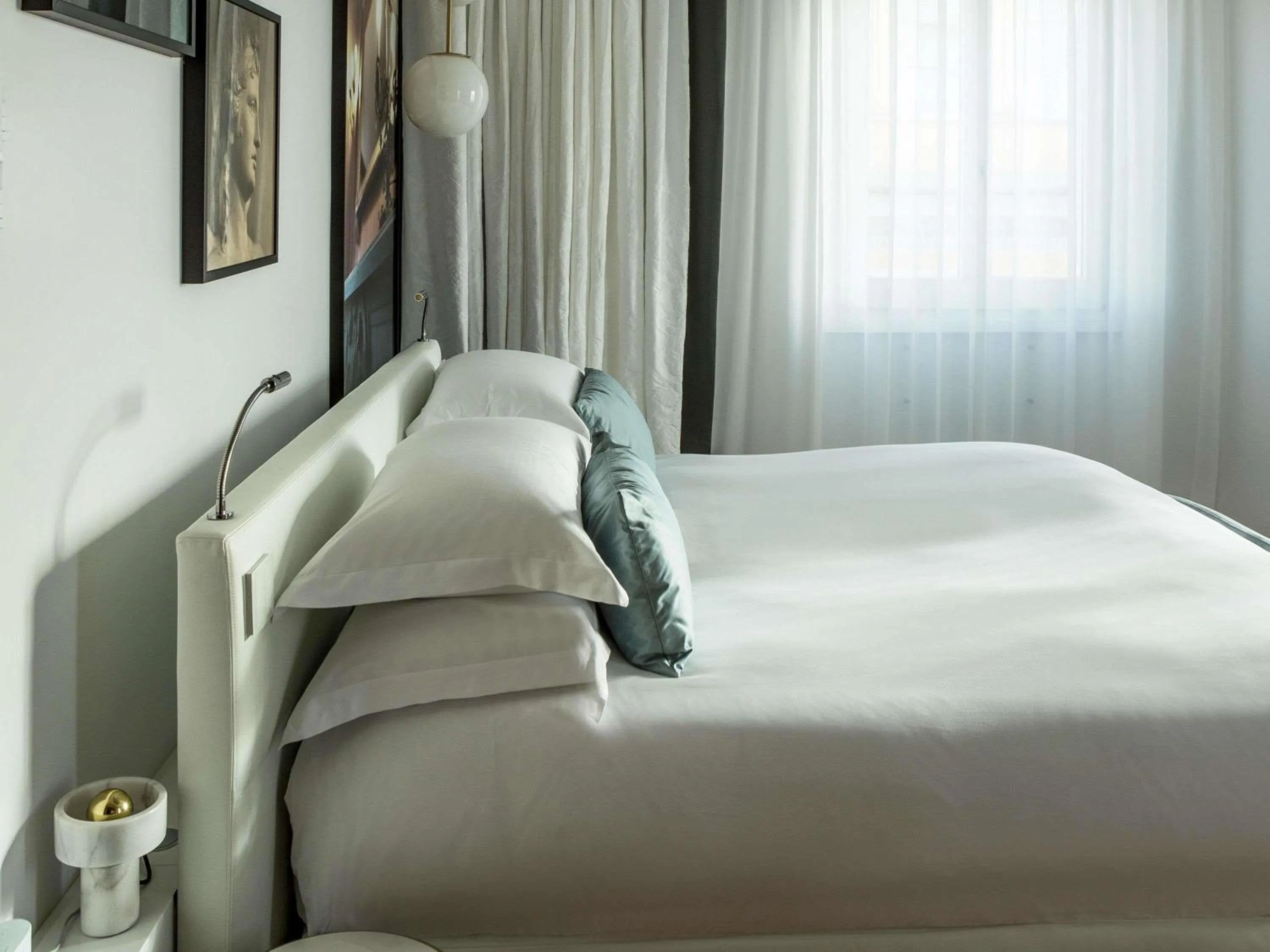 Bedroom, Bed in Sofitel Roma Villa Borghese