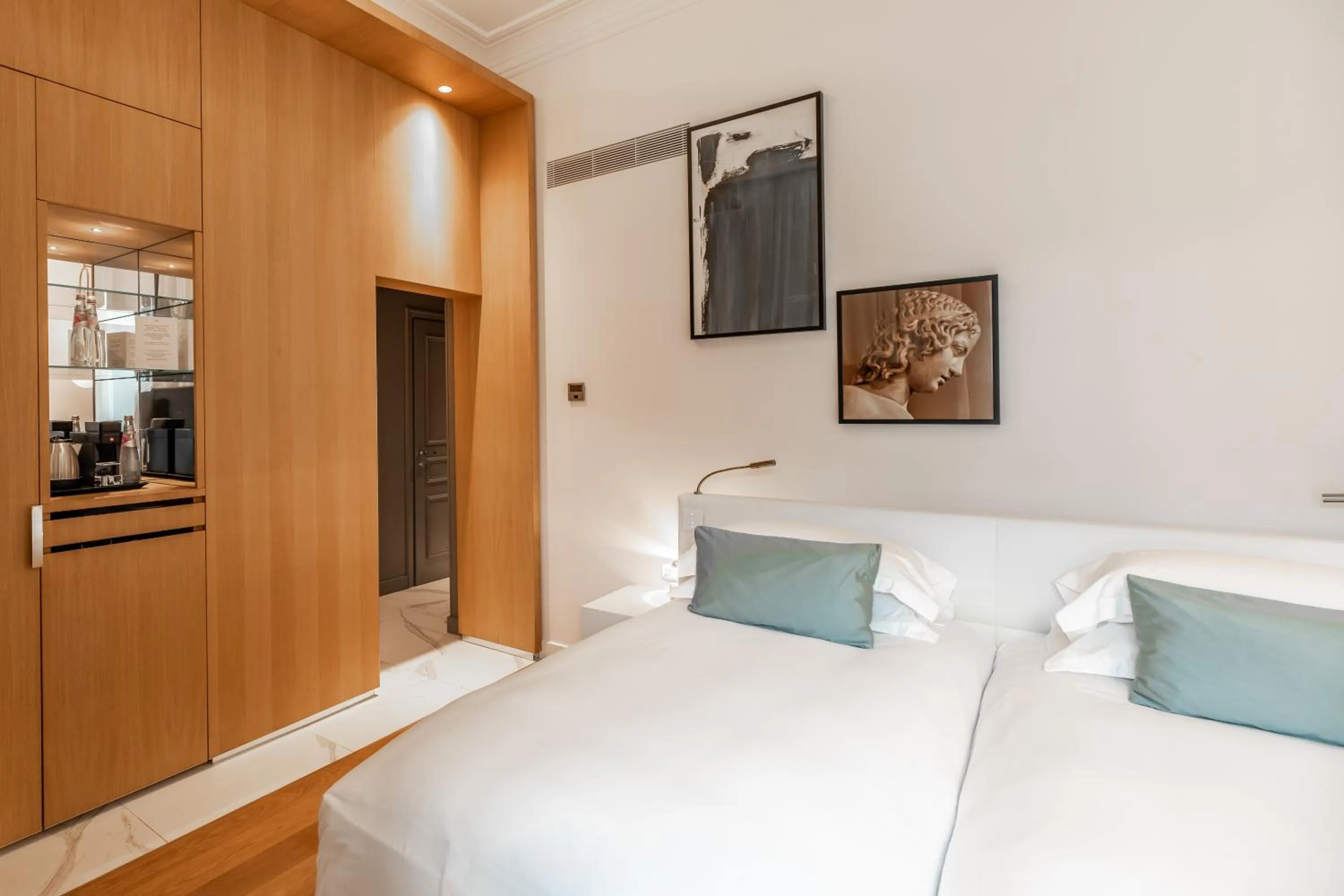 Bedroom, Bed in Sofitel Roma Villa Borghese