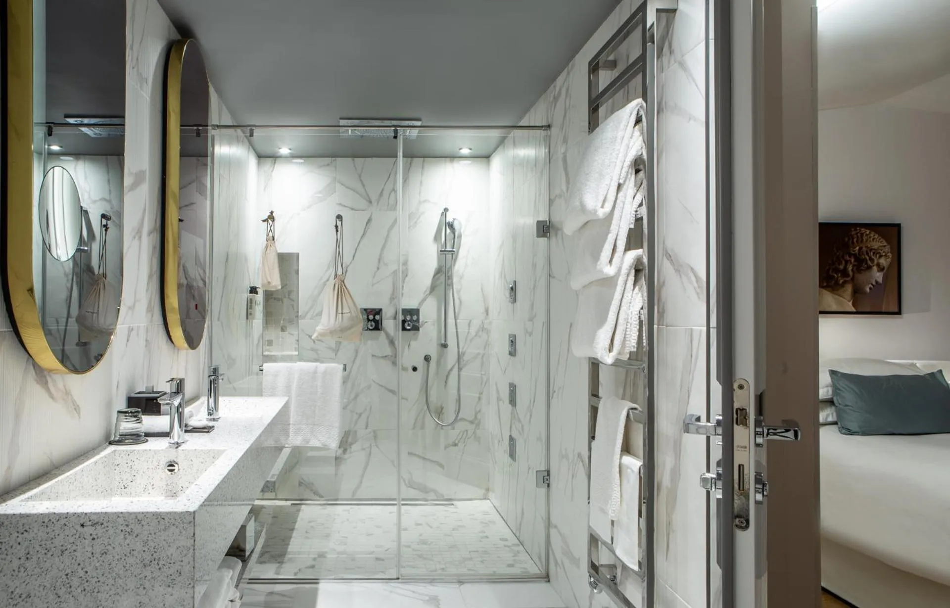 Shower in Sofitel Roma Villa Borghese