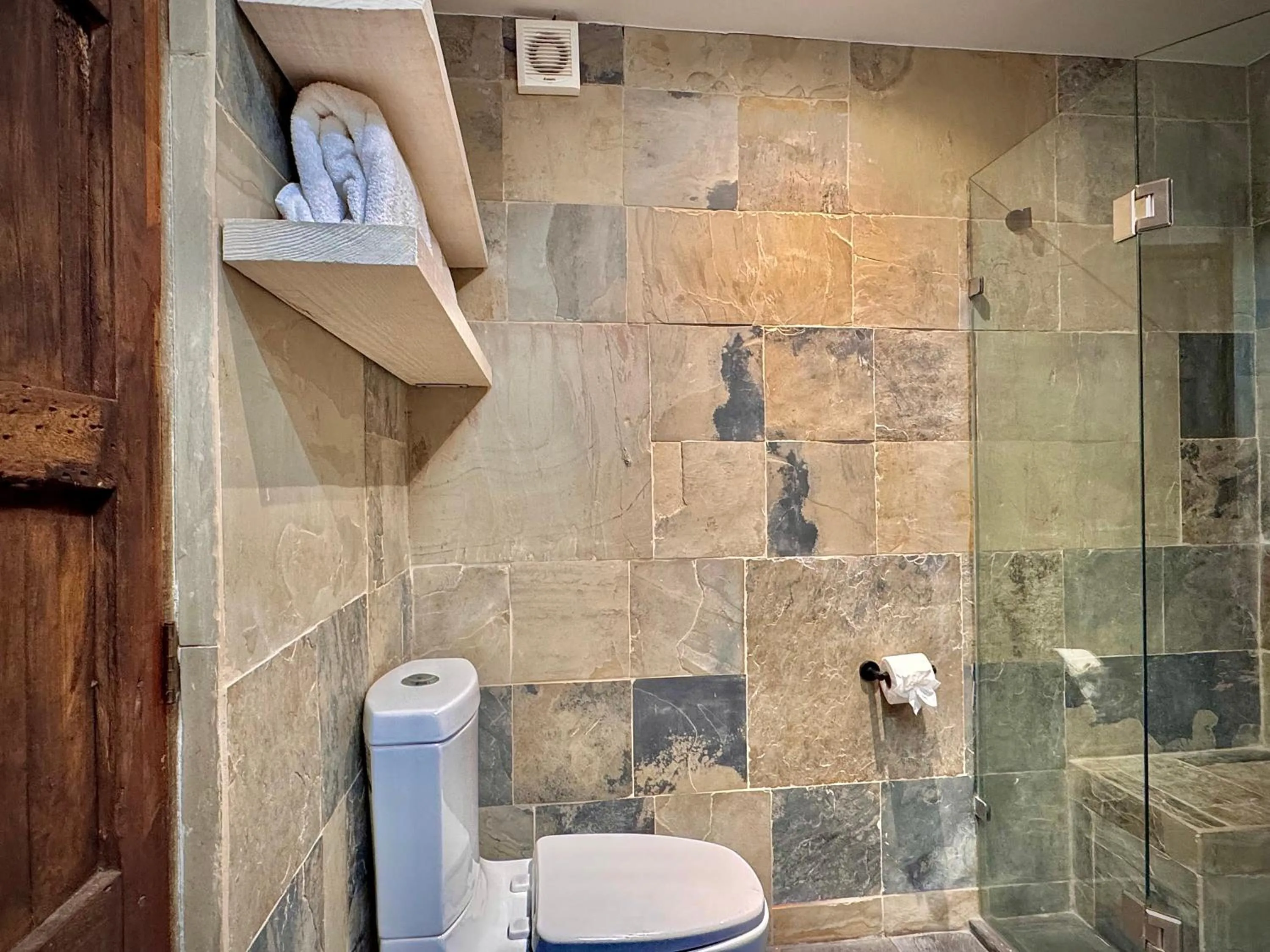 Shower in Hotel Boutique Casa Laja