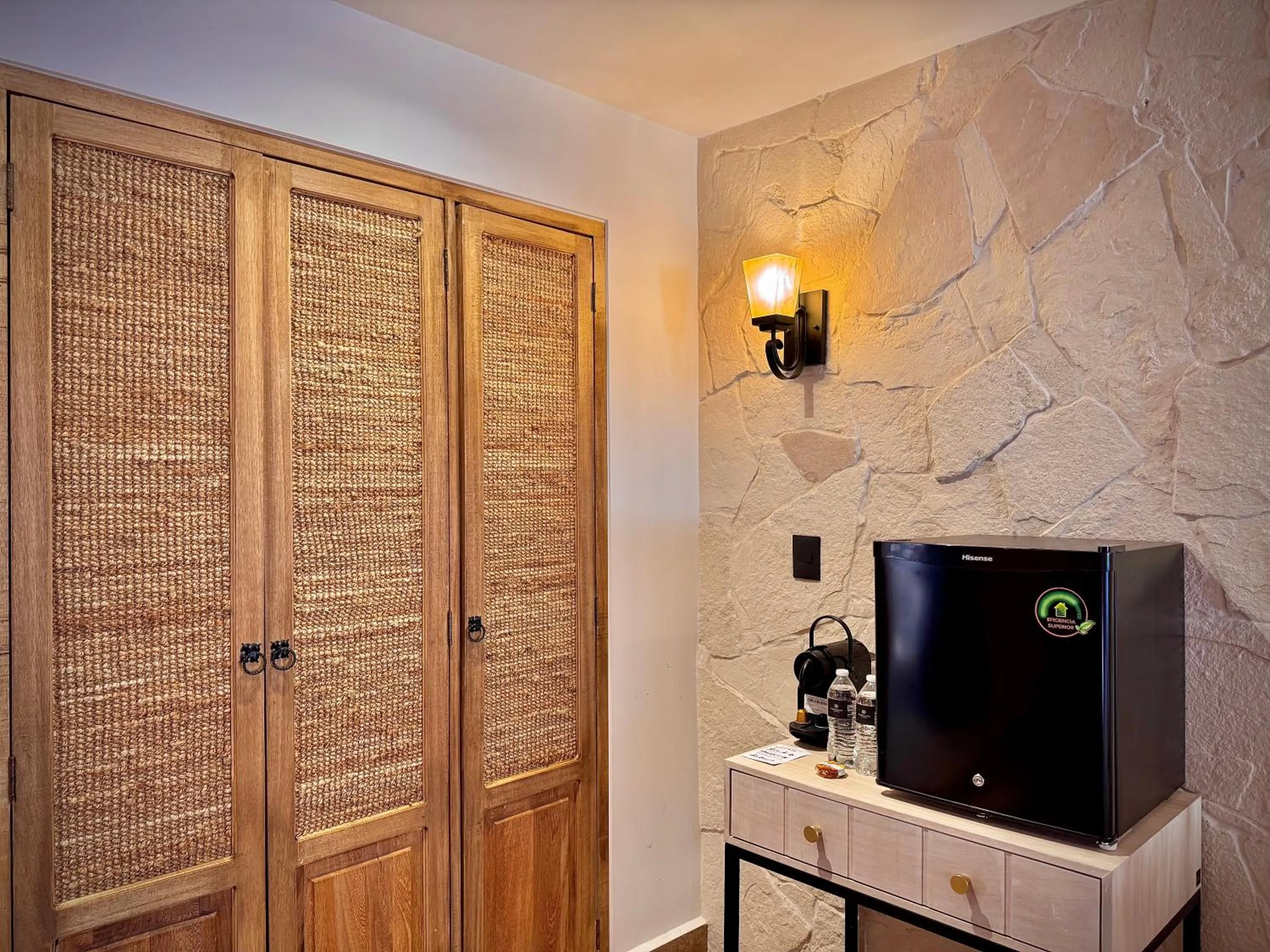 wardrobe in Hotel Boutique Casa Laja