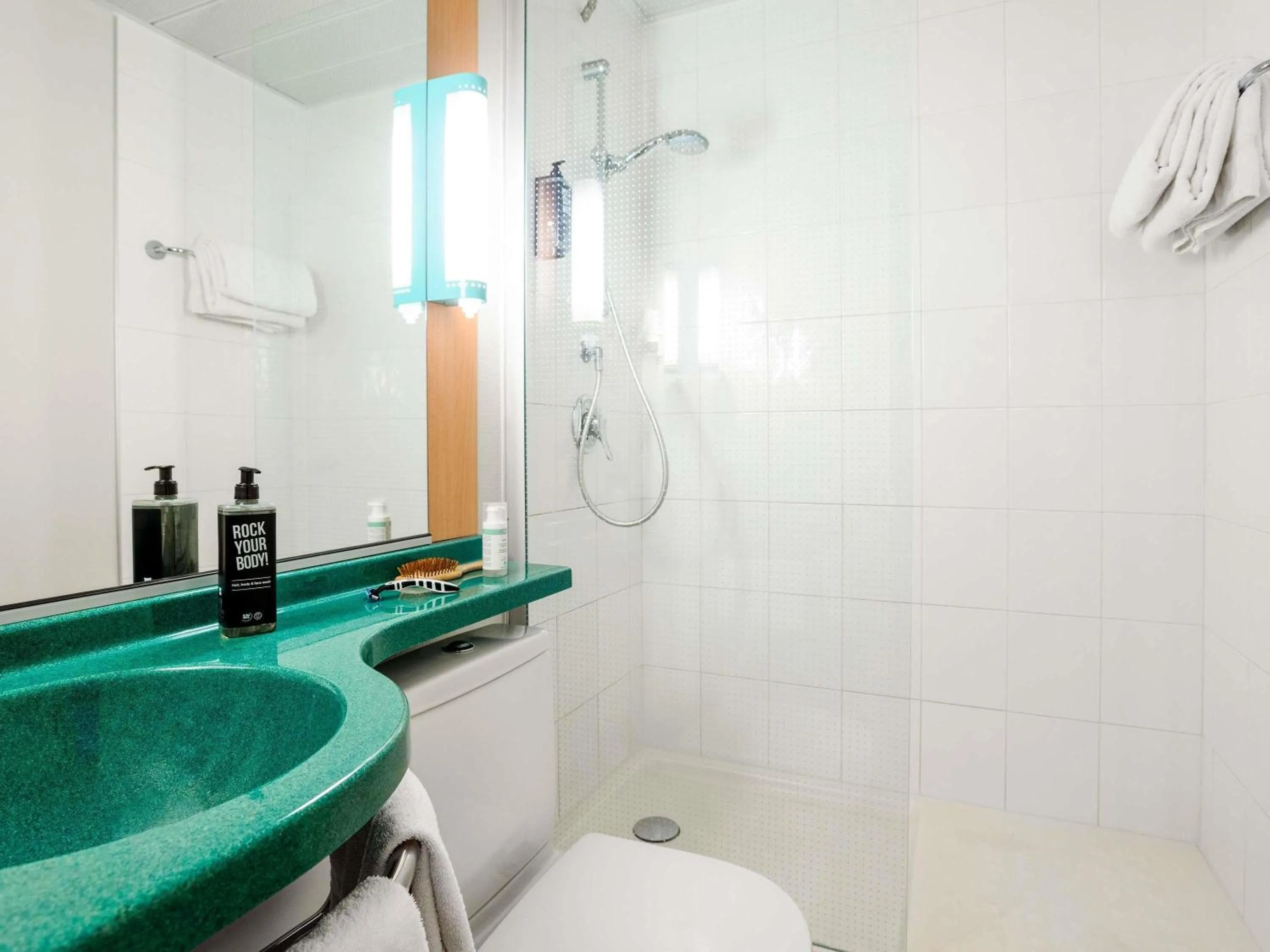 Bedroom in Ibis Milano Centro