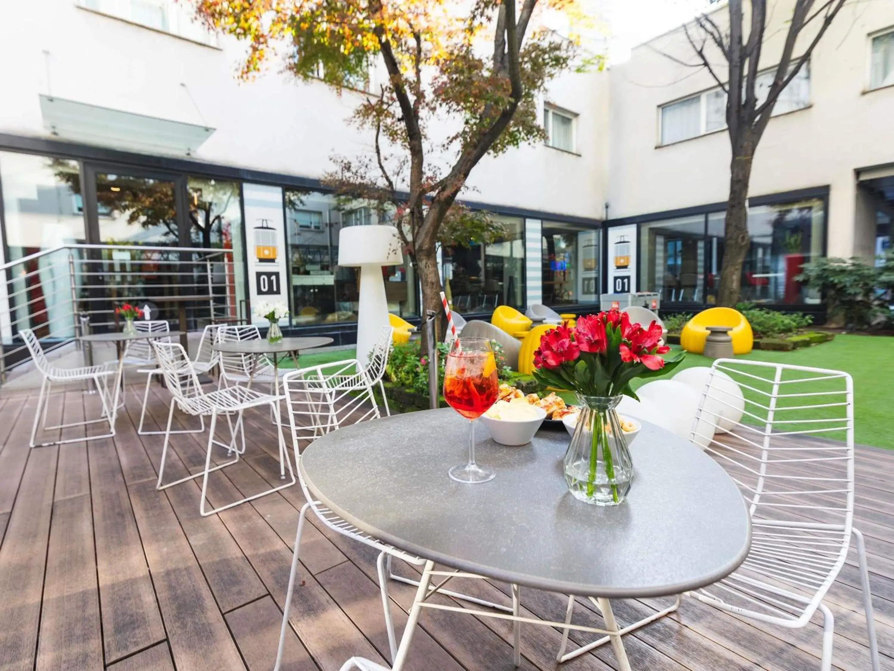 Property building in Ibis Milano Centro Property building in Ibis Milano Centro