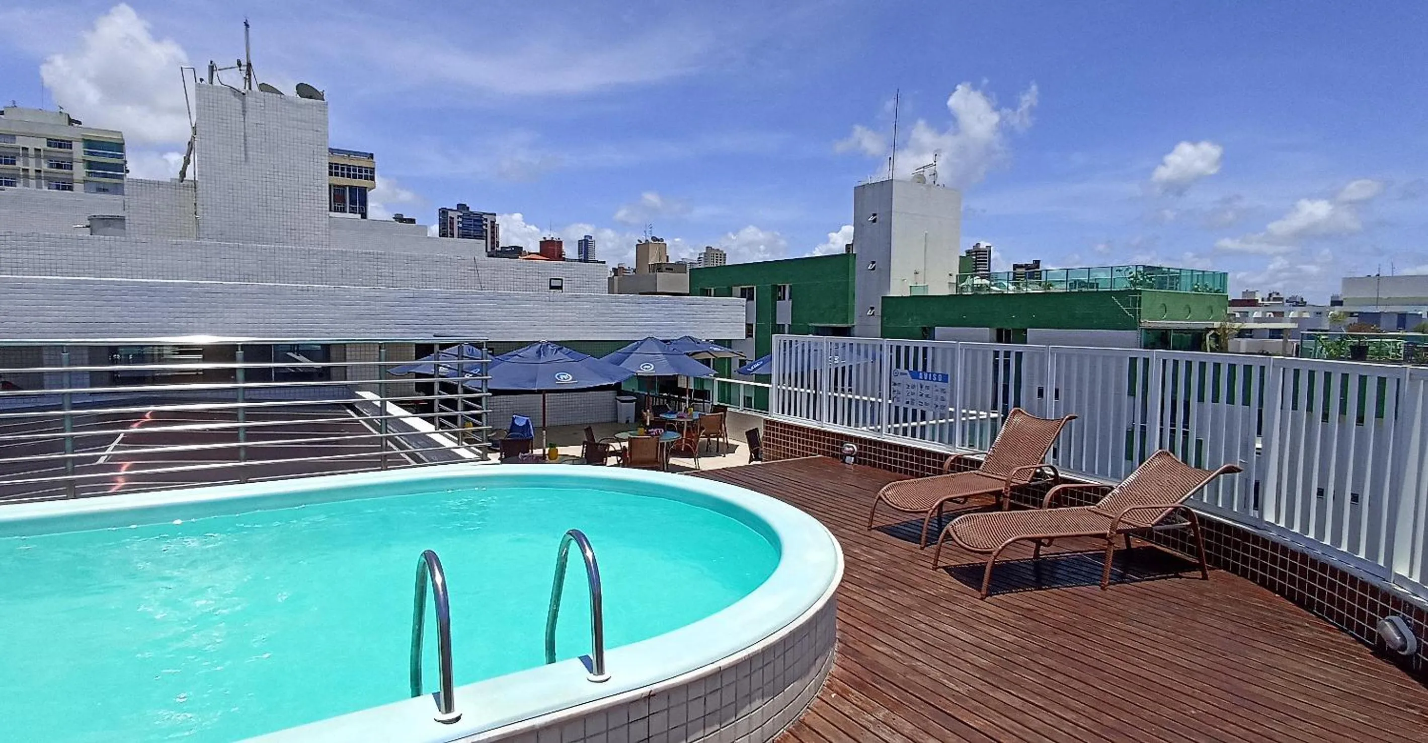 Swimming pool in Happy Hotel Manaíra