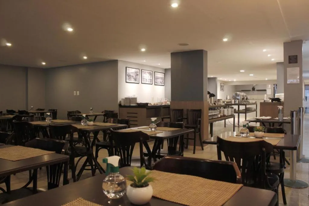 Restaurant/places to eat in Happy Hotel Manaíra