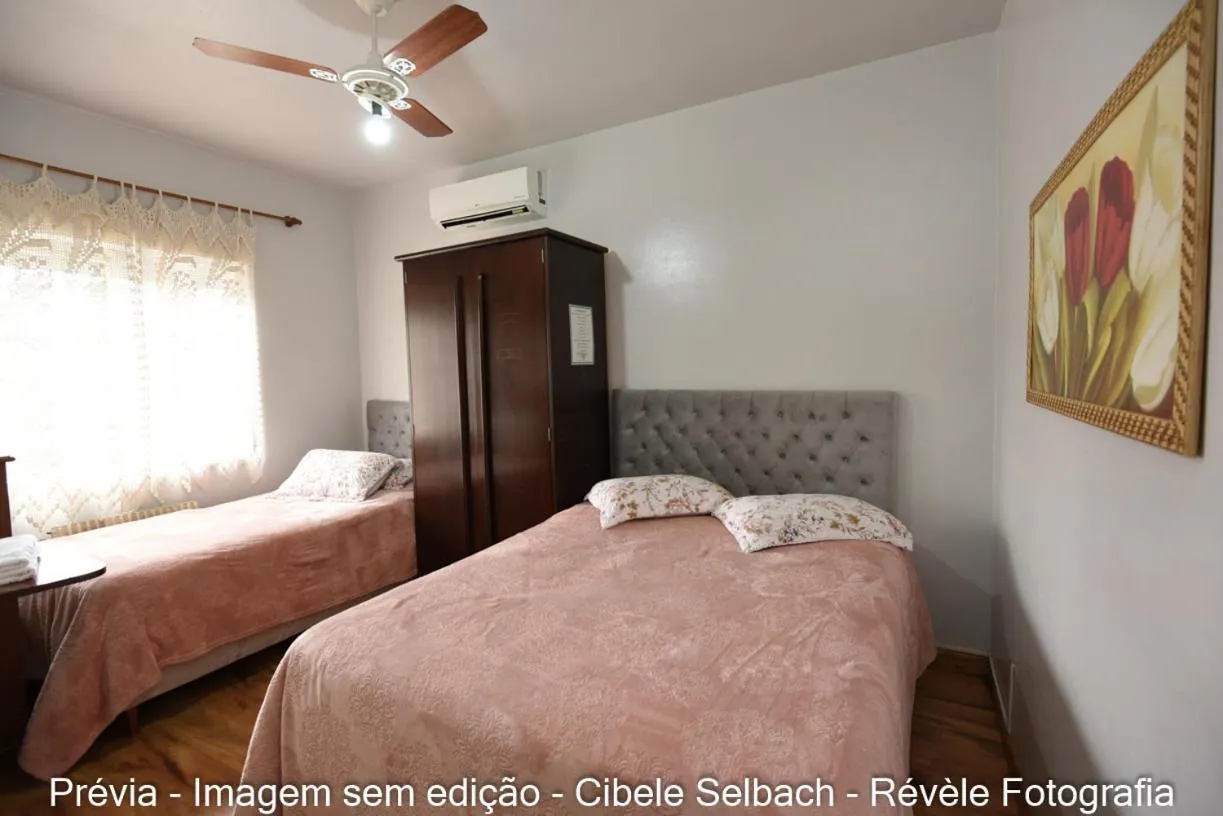 Bedroom, Bed in Hotel Pequenino