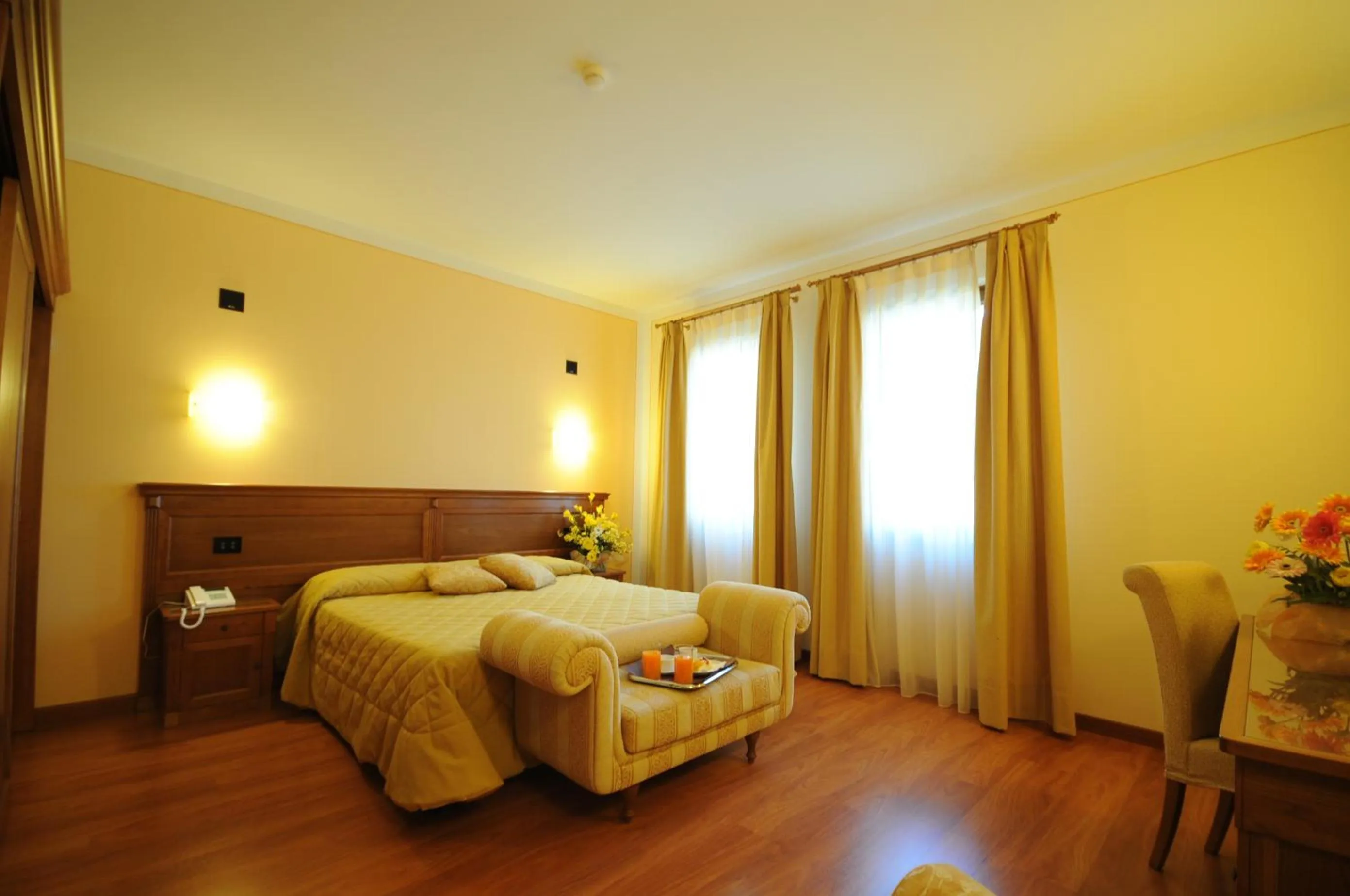 Bedroom, Bed in Hotel Panoramic Montepulciano