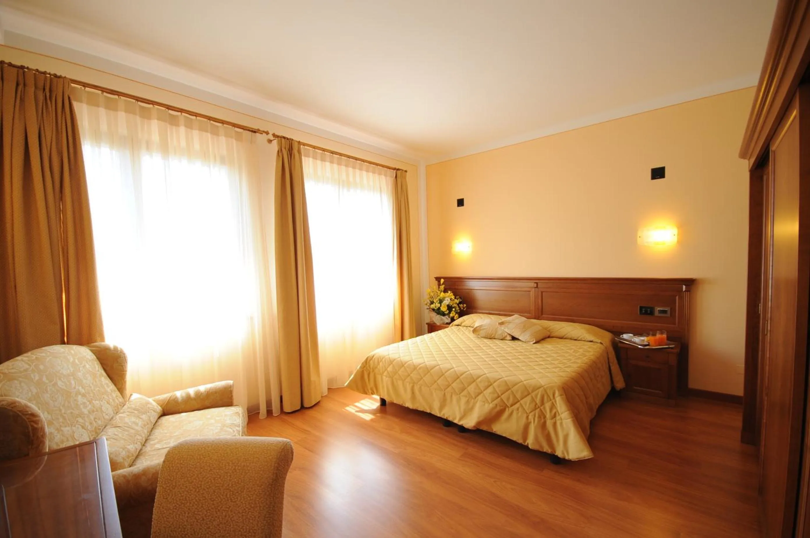 Bedroom, Bed in Hotel Panoramic Montepulciano