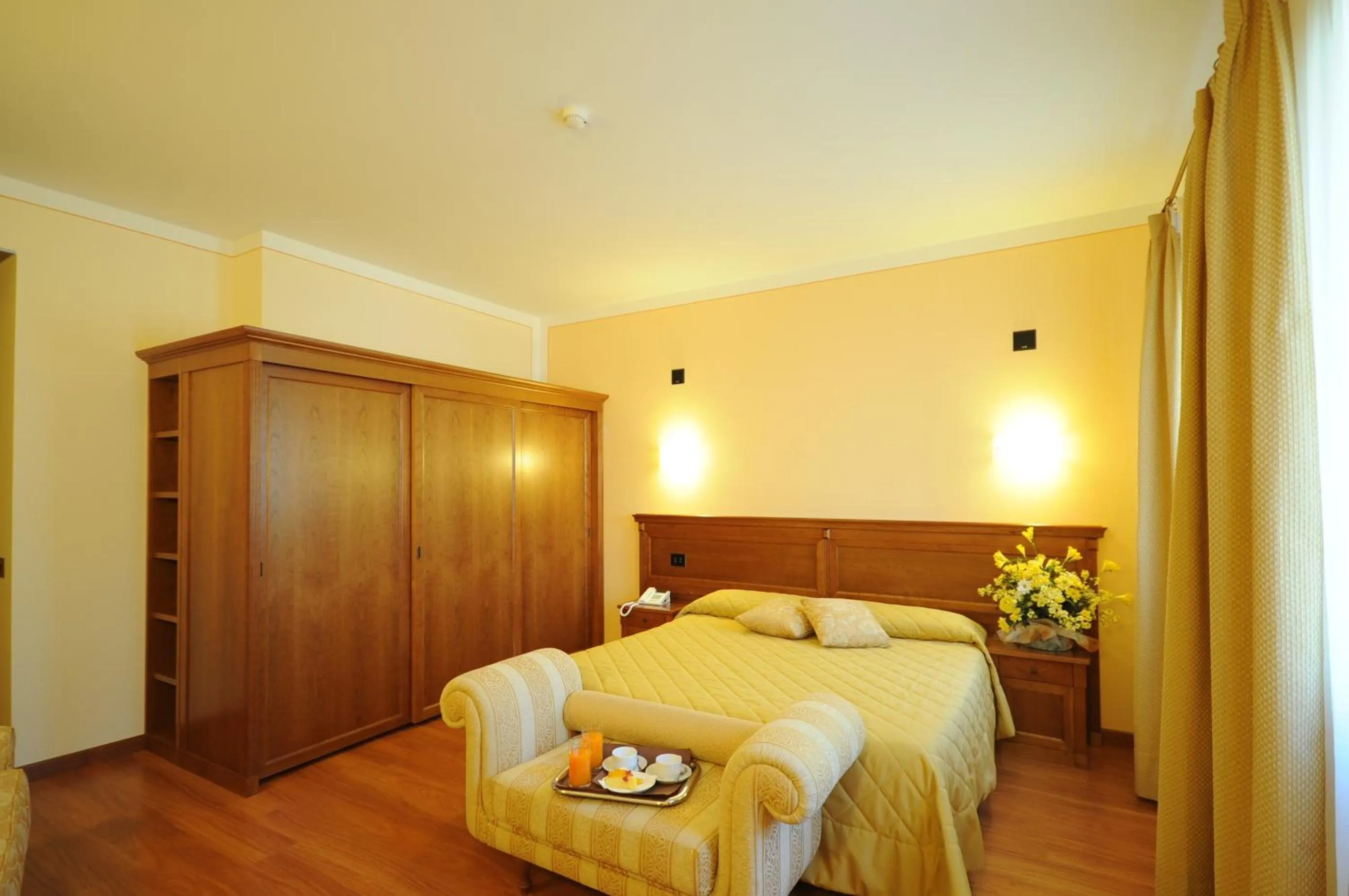 Bedroom, Bed in Hotel Panoramic Montepulciano