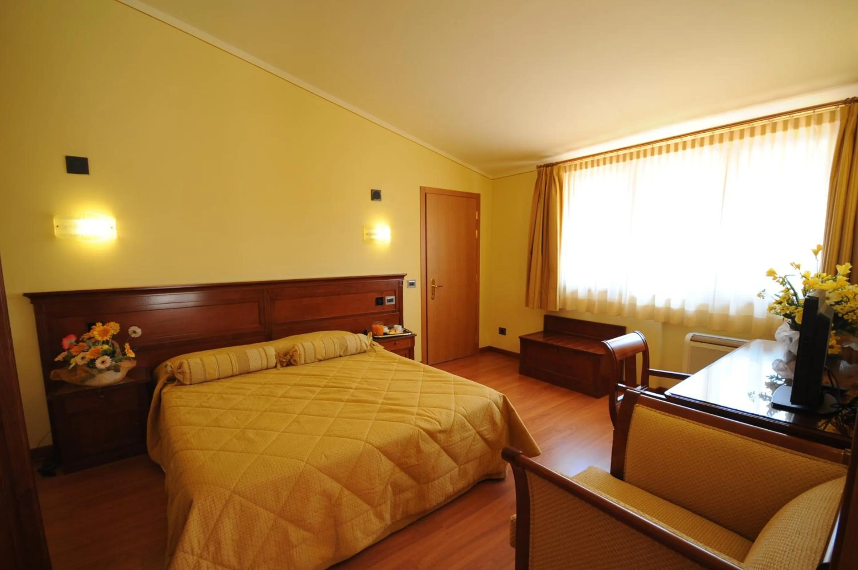 Bedroom, Bed in Hotel Panoramic Montepulciano