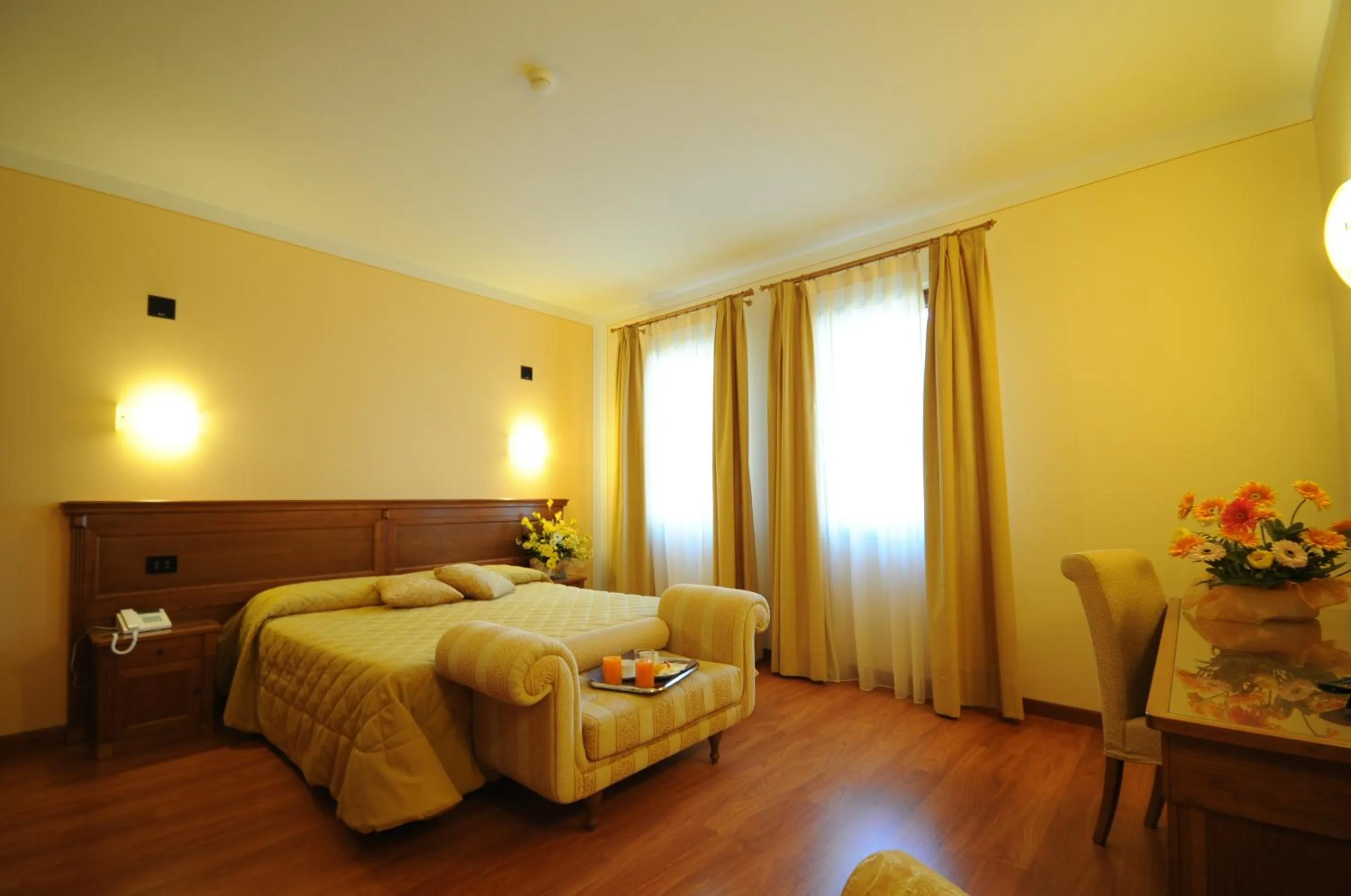 Bedroom, Bed in Hotel Panoramic Montepulciano