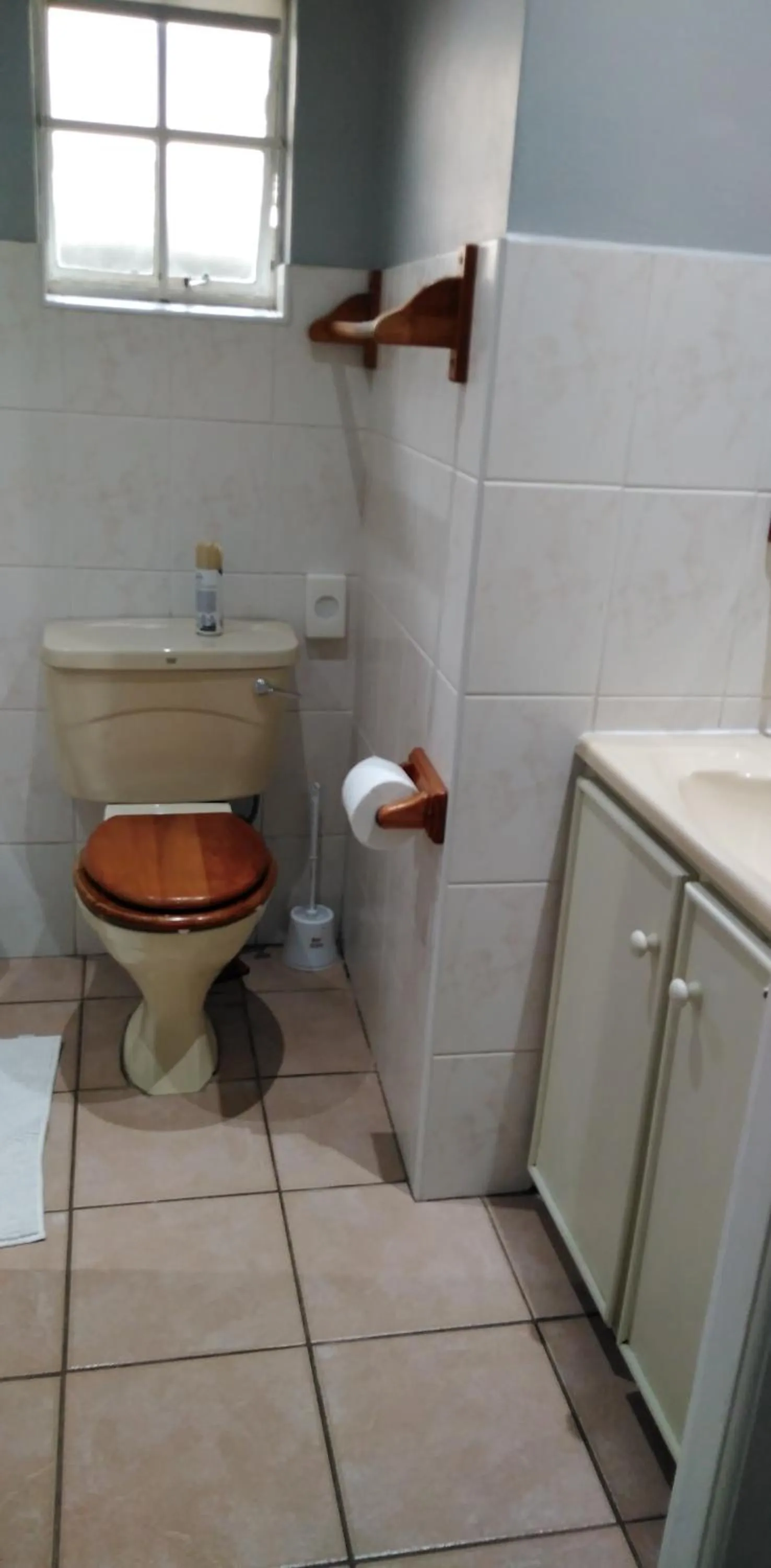 Shower in Heroes Garden Lodge