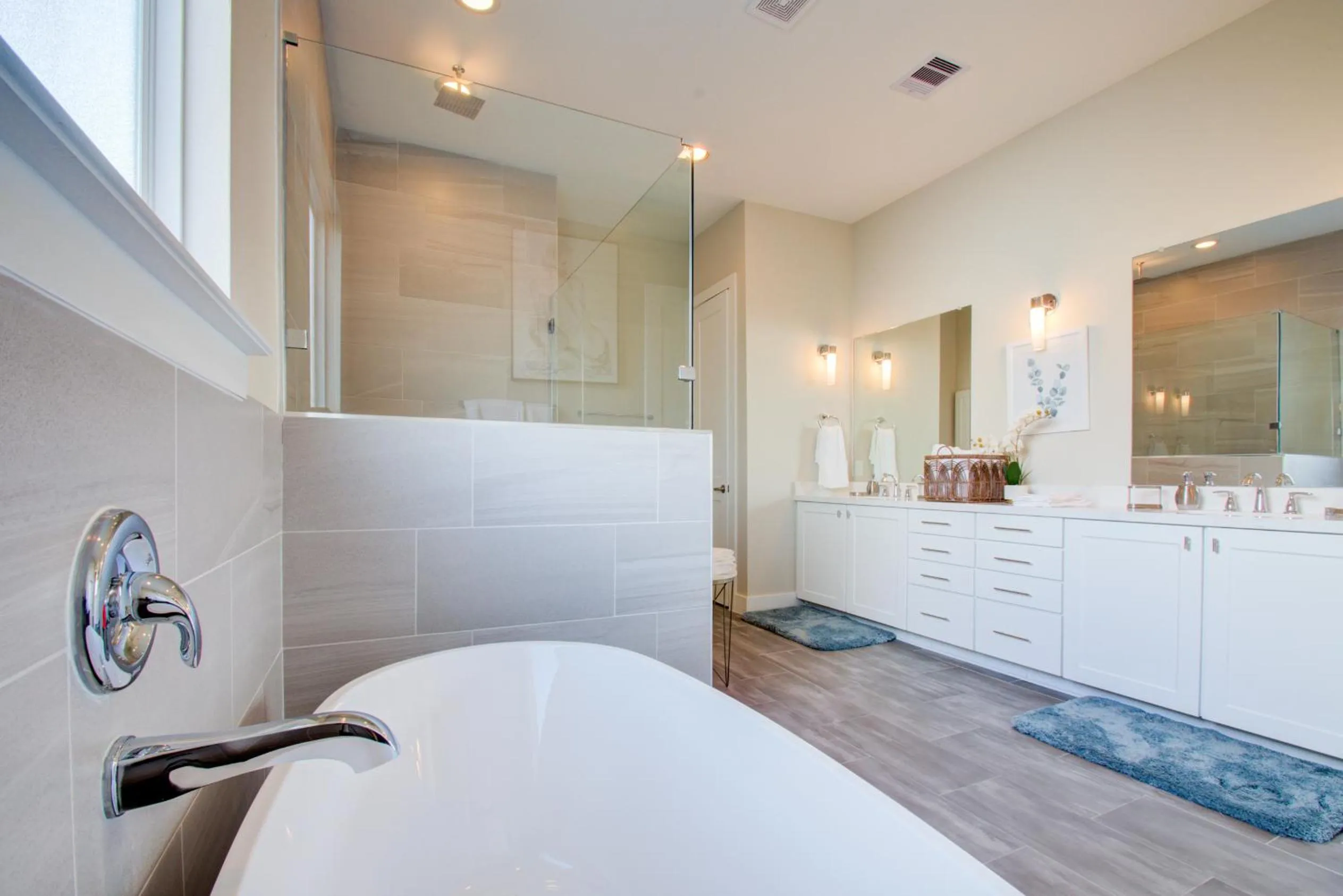 Shower in Elegant East Downtown House Houston TX