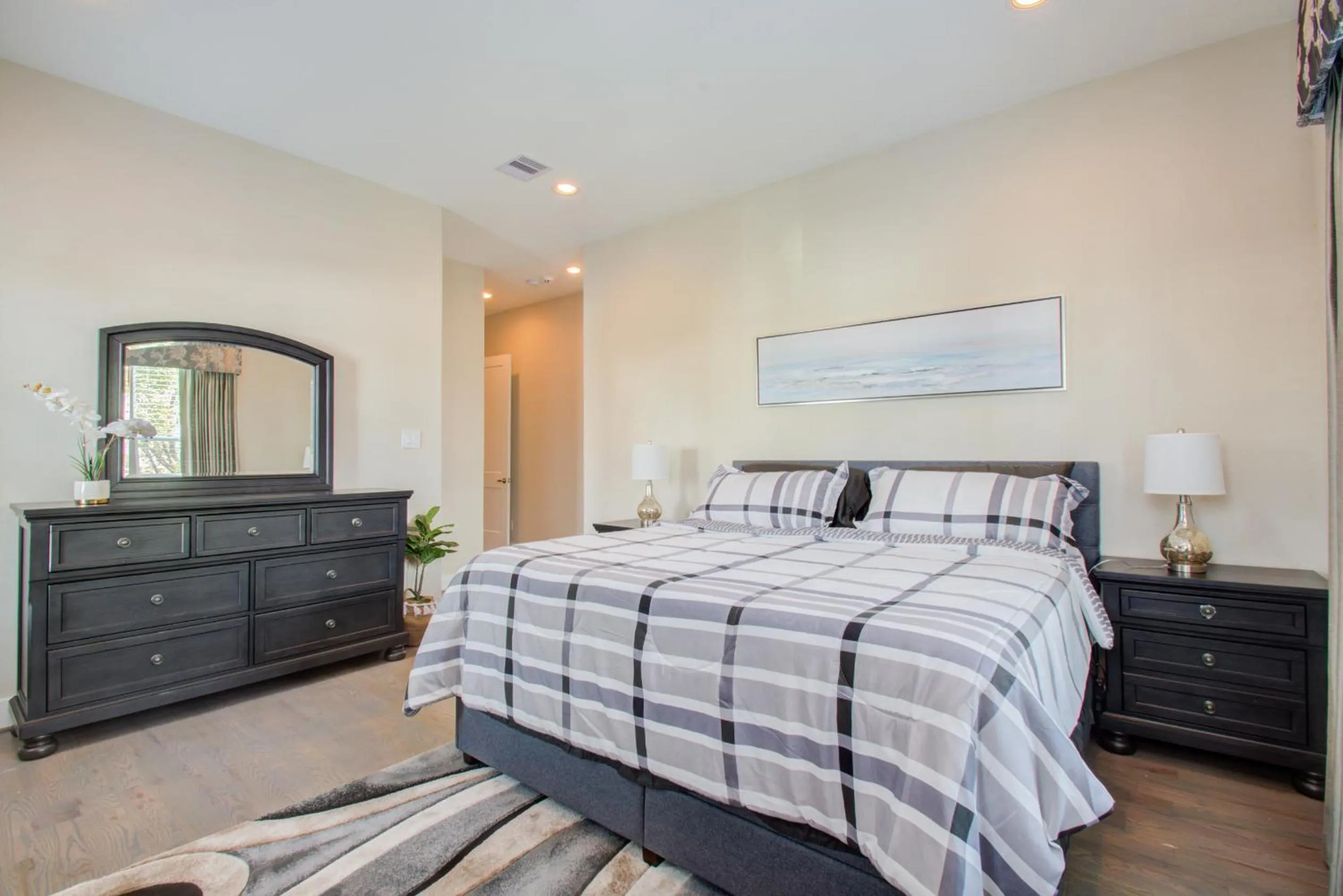 Bed in Elegant East Downtown House Houston TX