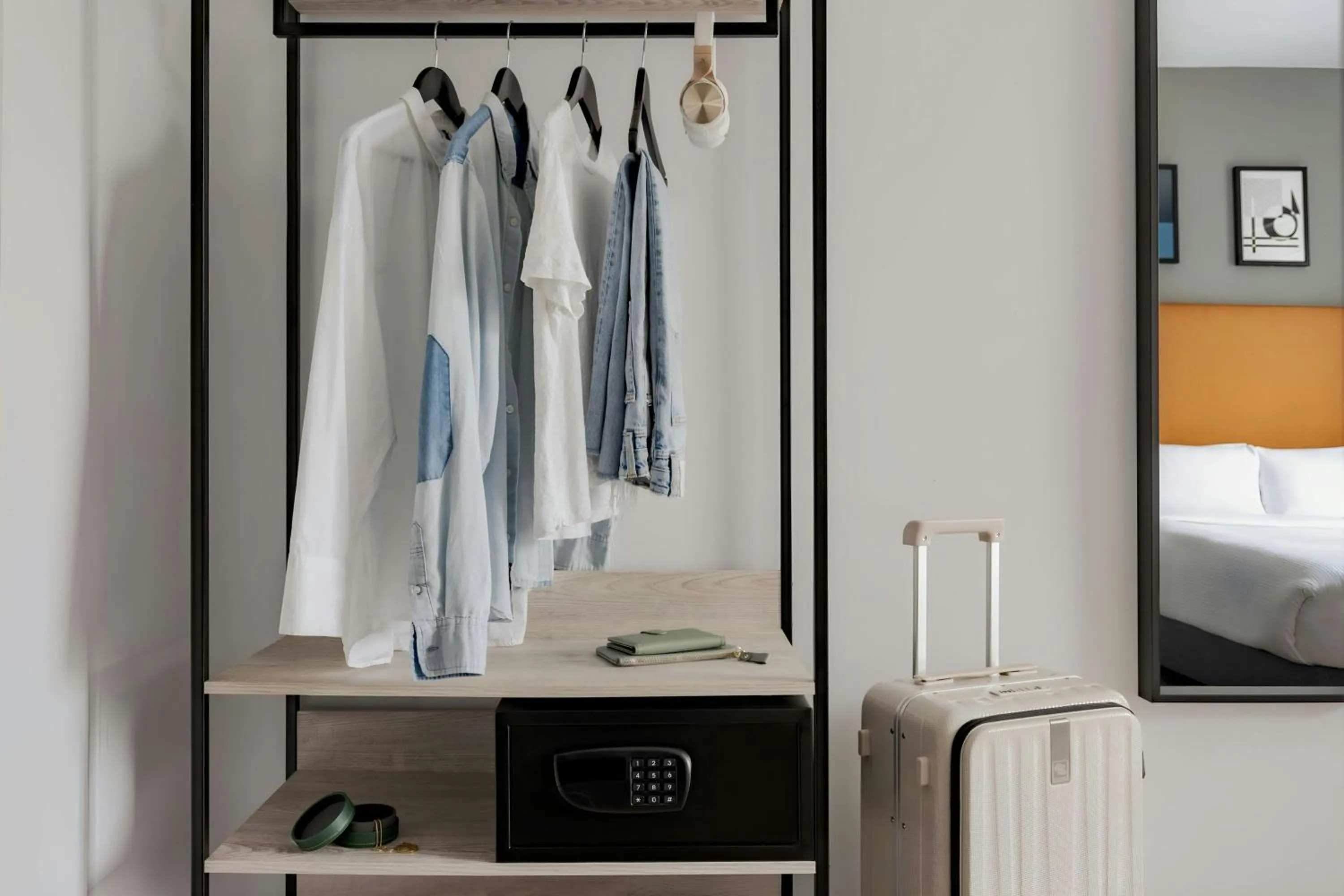 Bedroom in The Henry Hotel Bayswater, Sonder by Marriott Bonvoy