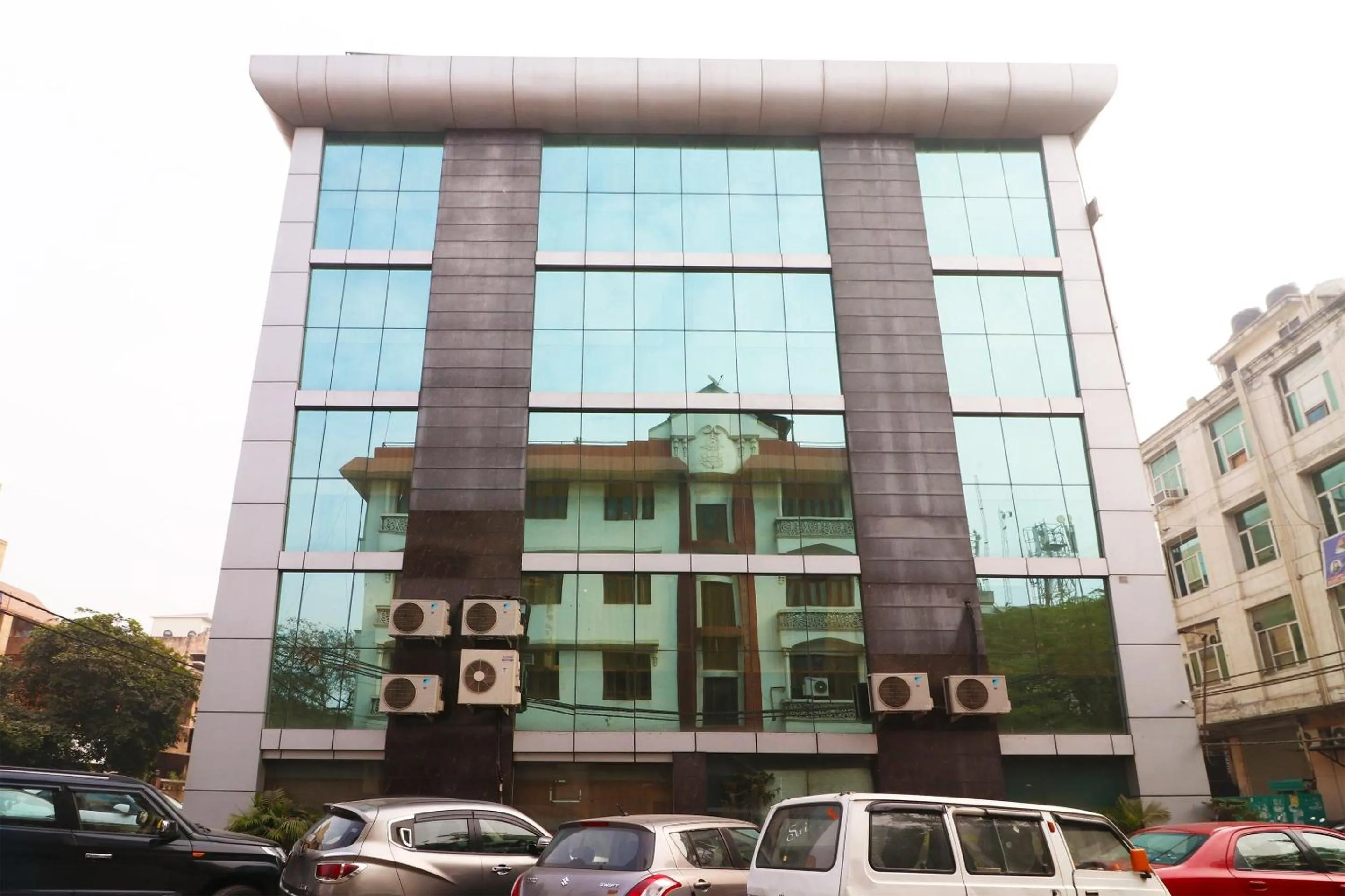 Facade/entrance in Collection O Ramhan