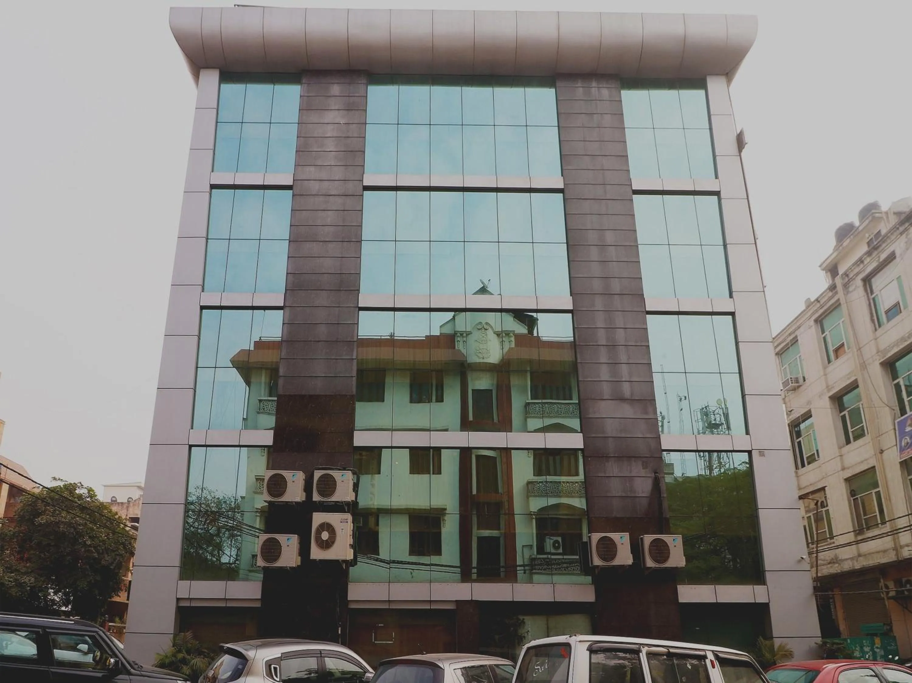 Facade/entrance in Collection O Ramhan