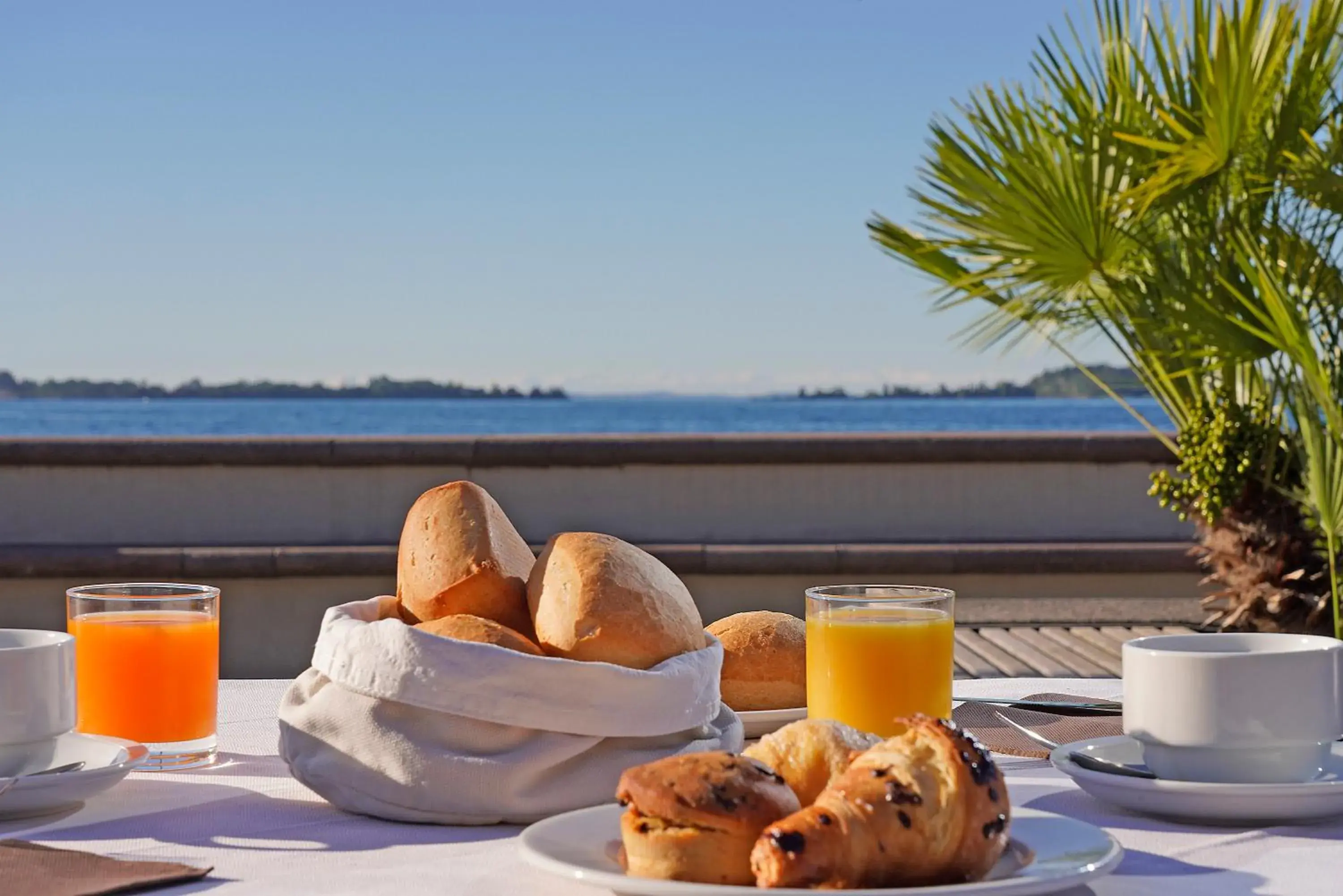 Lake view, Breakfast in Hotel Du Lac