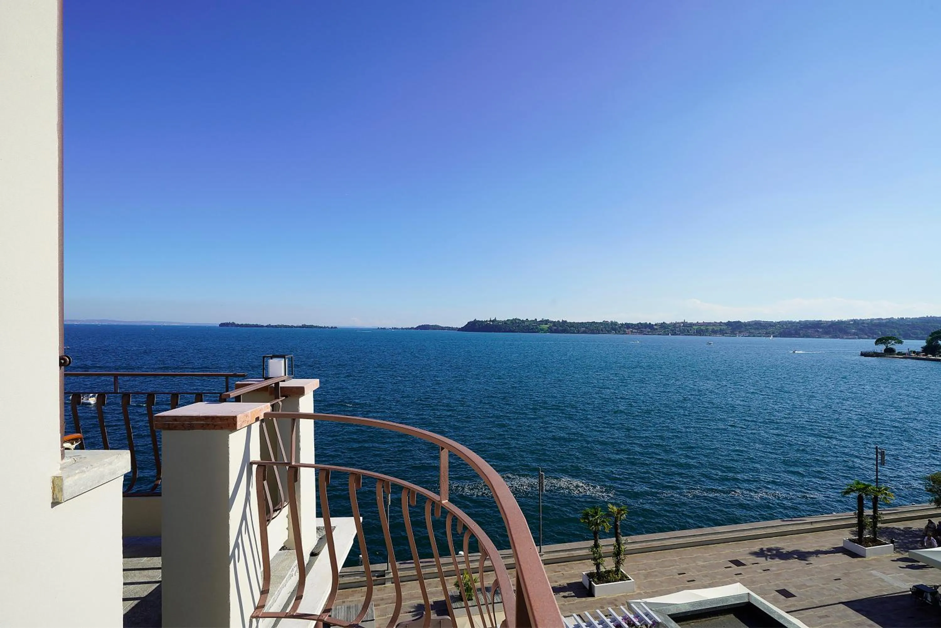 Lake view in Hotel Du Lac Gardone Riviera