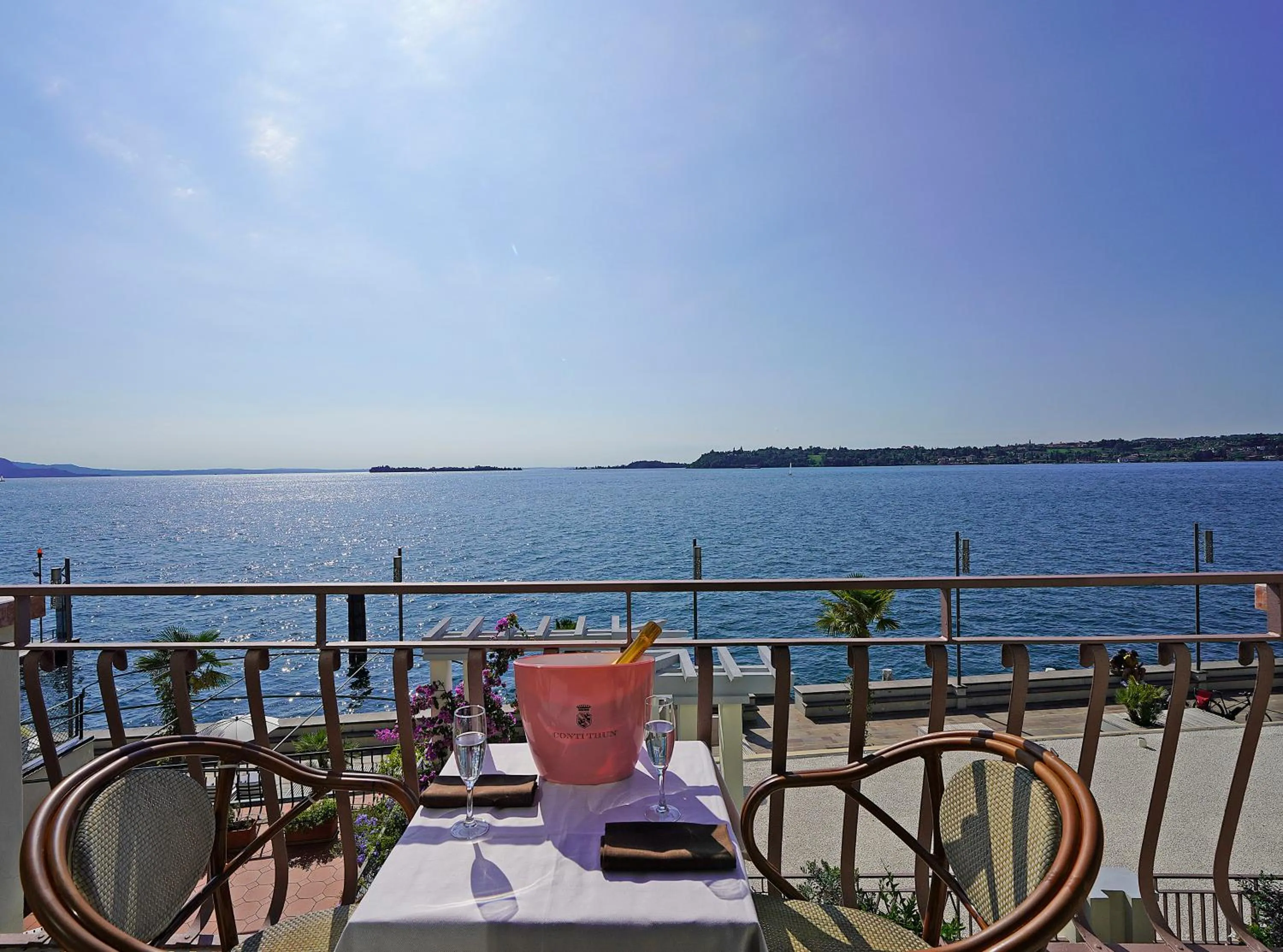 Balcony/Terrace in Hotel Du Lac Gardone Riviera