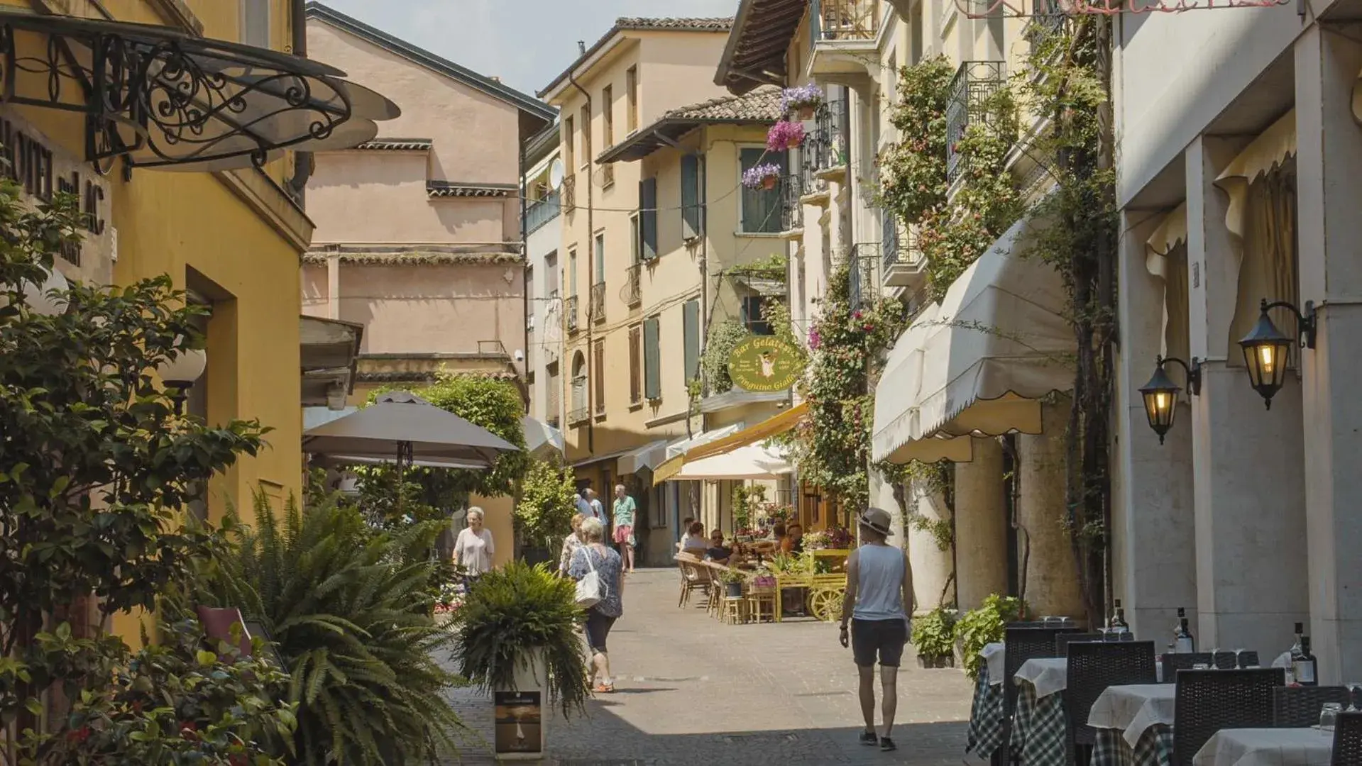 Neighbourhood in Hotel Du Lac