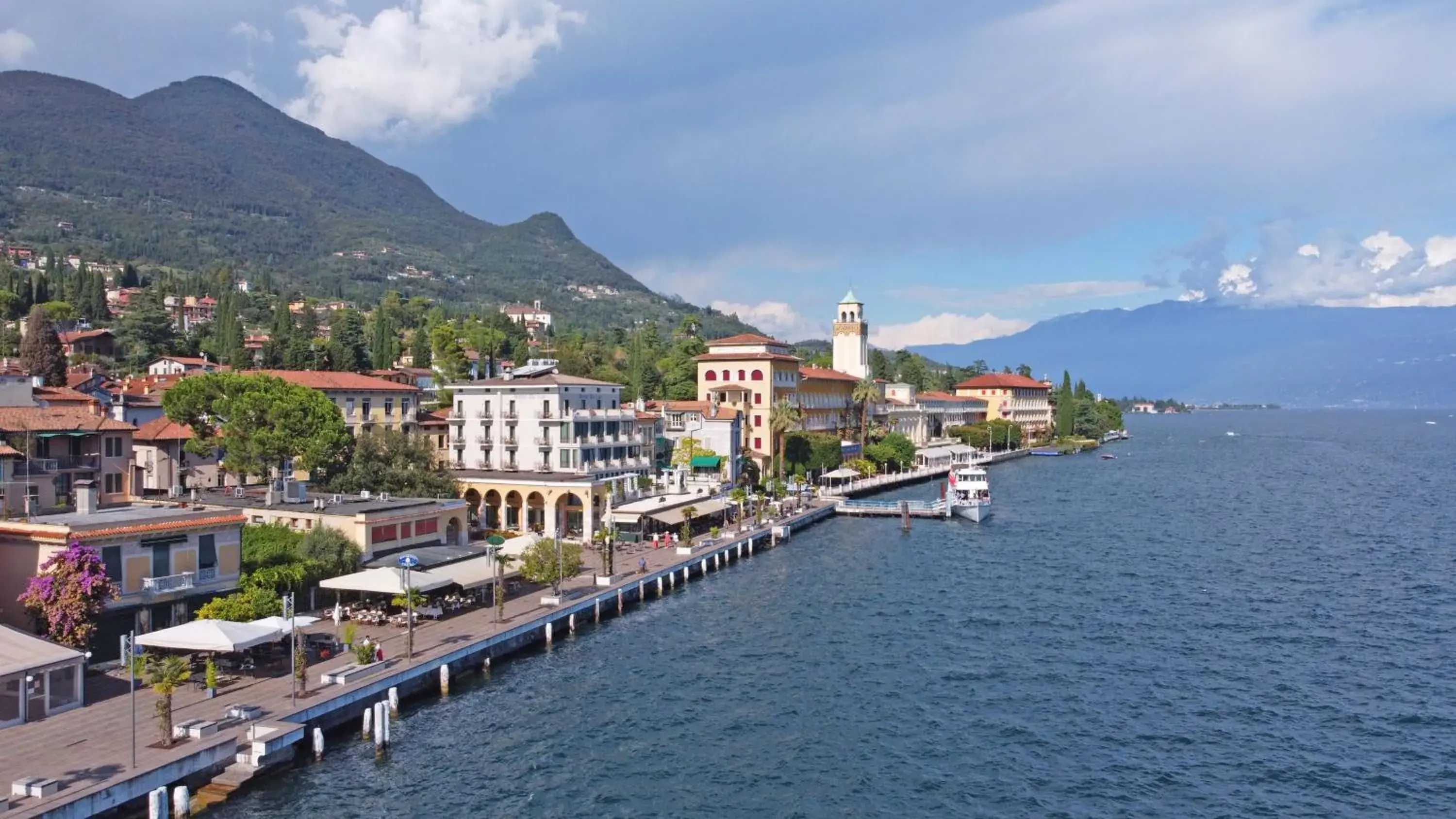 View (from property/room) in Hotel Du Lac