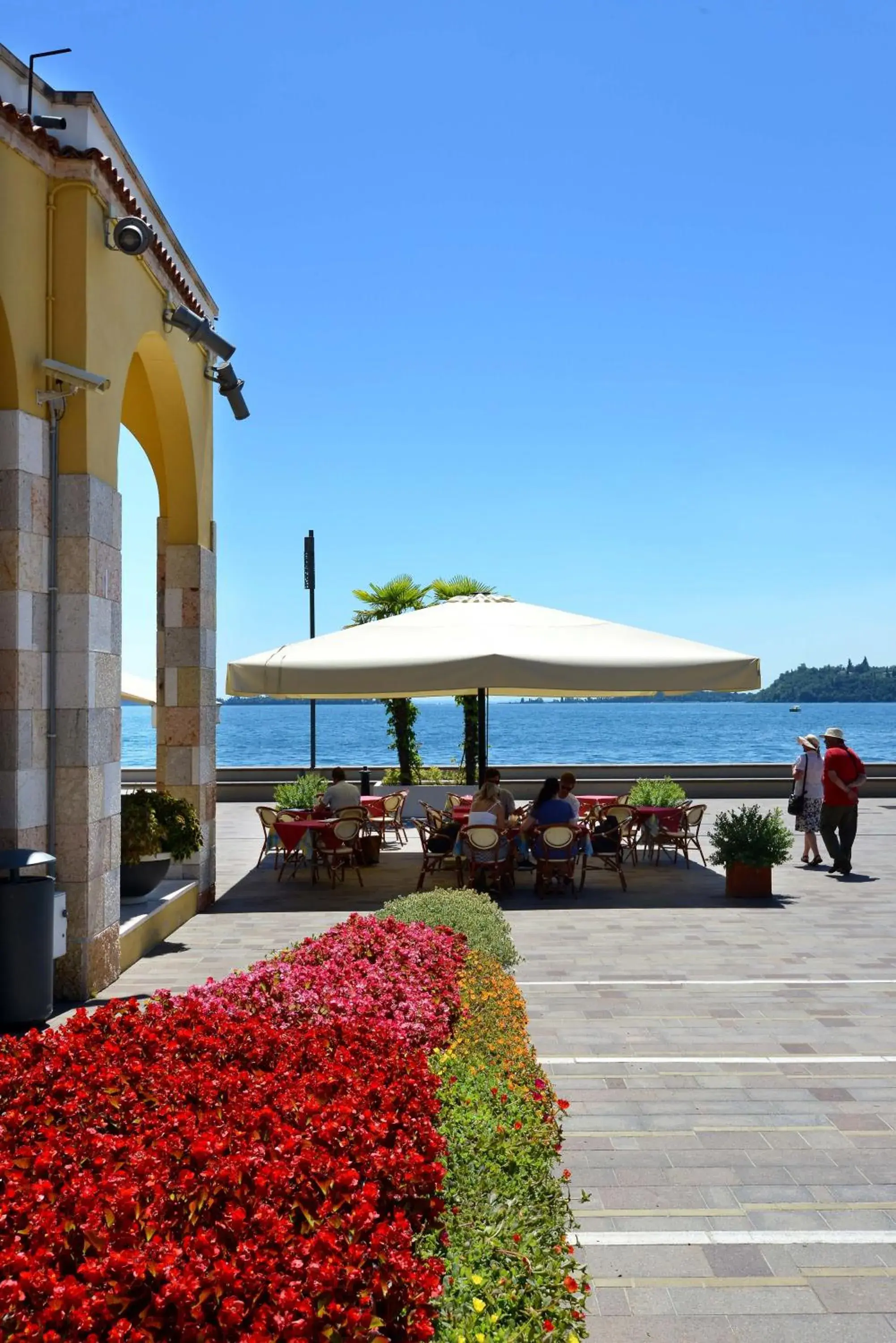 Garden view in Hotel Du Lac