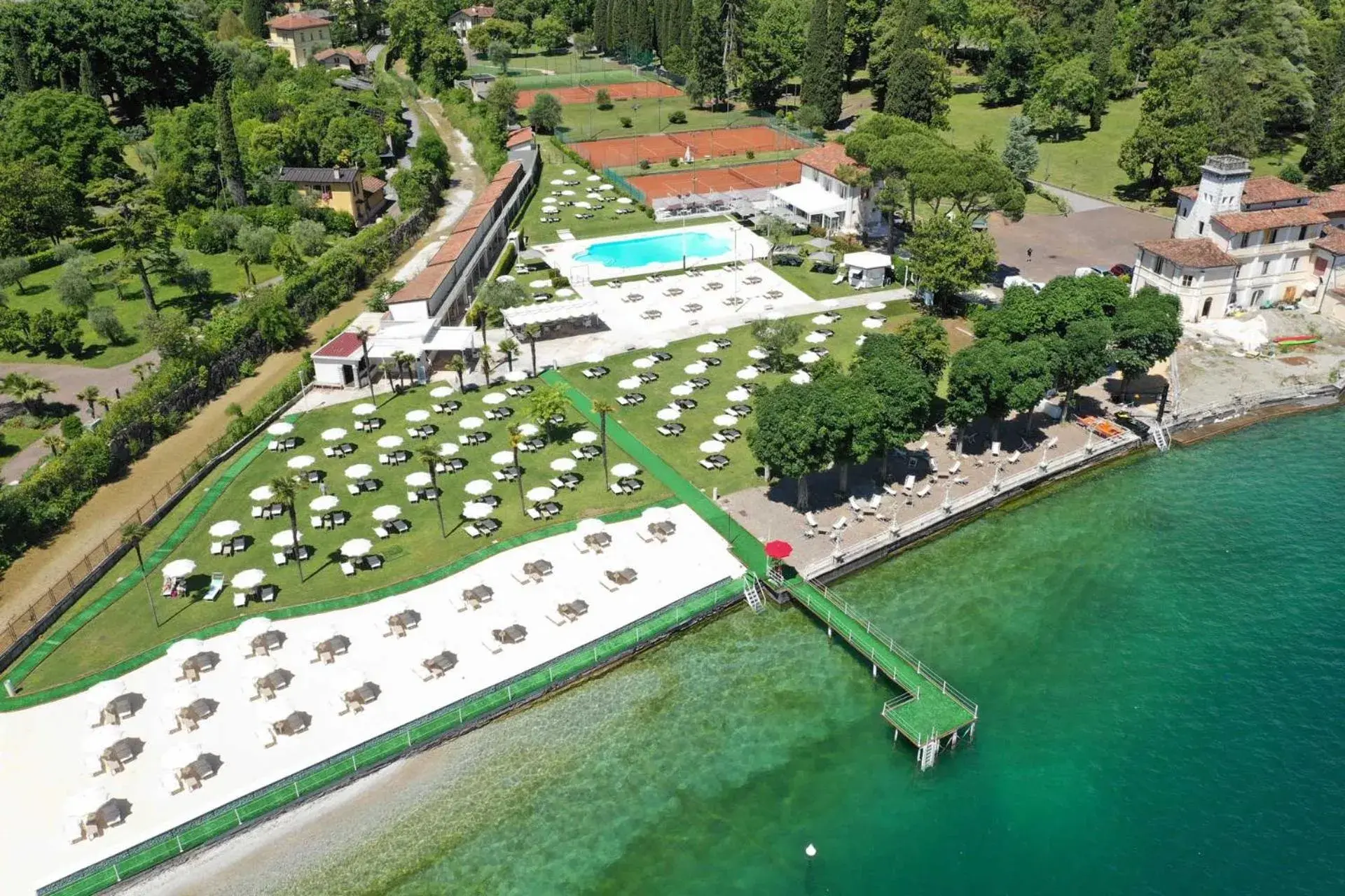 Beach, Bird's-eye View in Hotel Du Lac