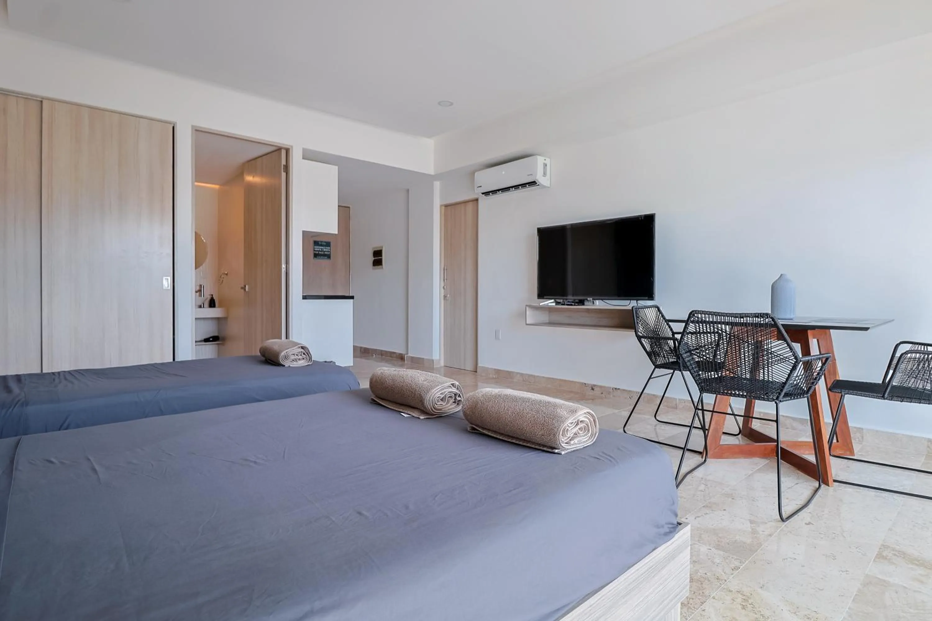 TV and multimedia, Bed in Torre Diez by Grupo Amber