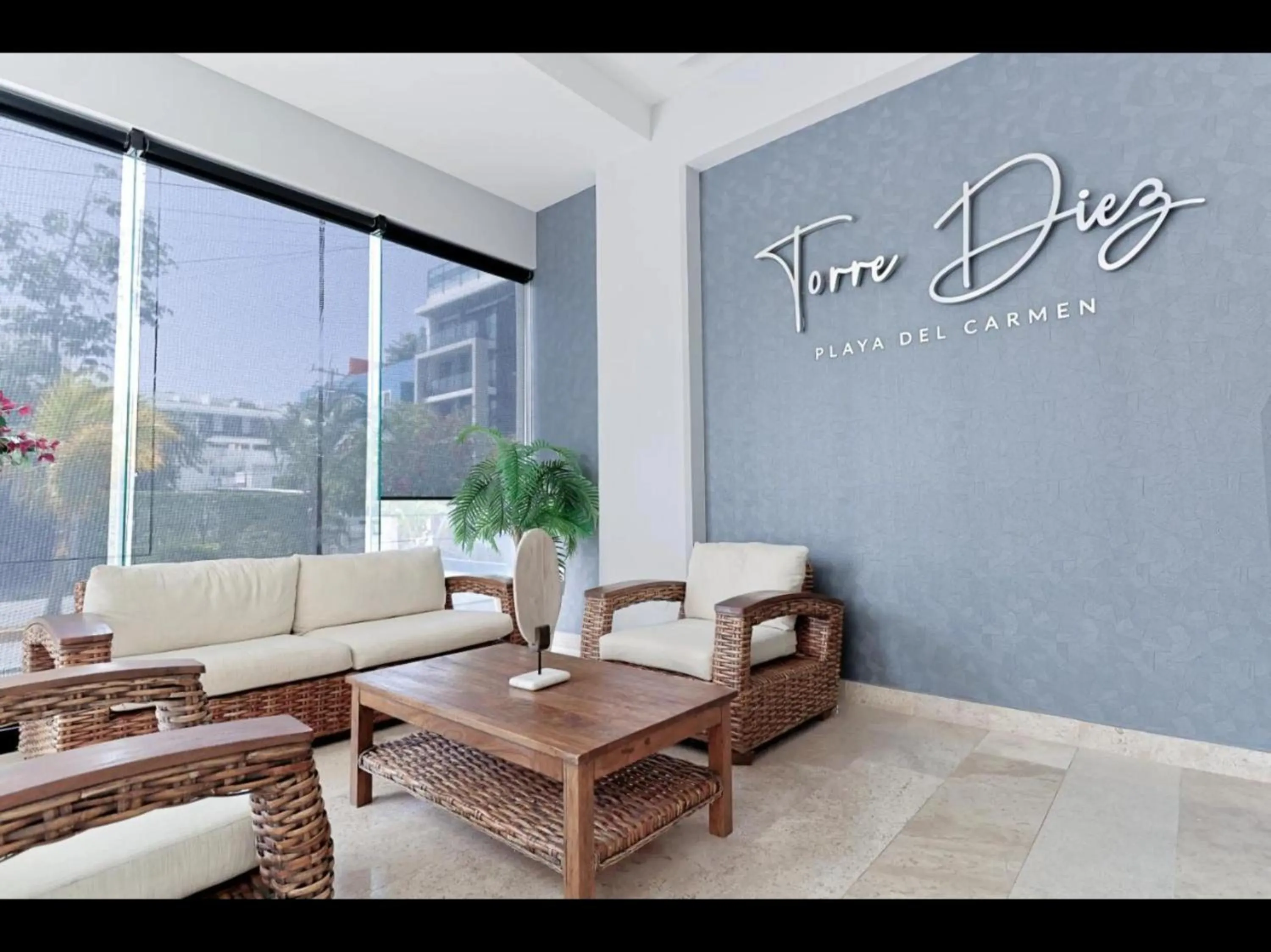 Lobby or reception in Torre Diez by Grupo Amber