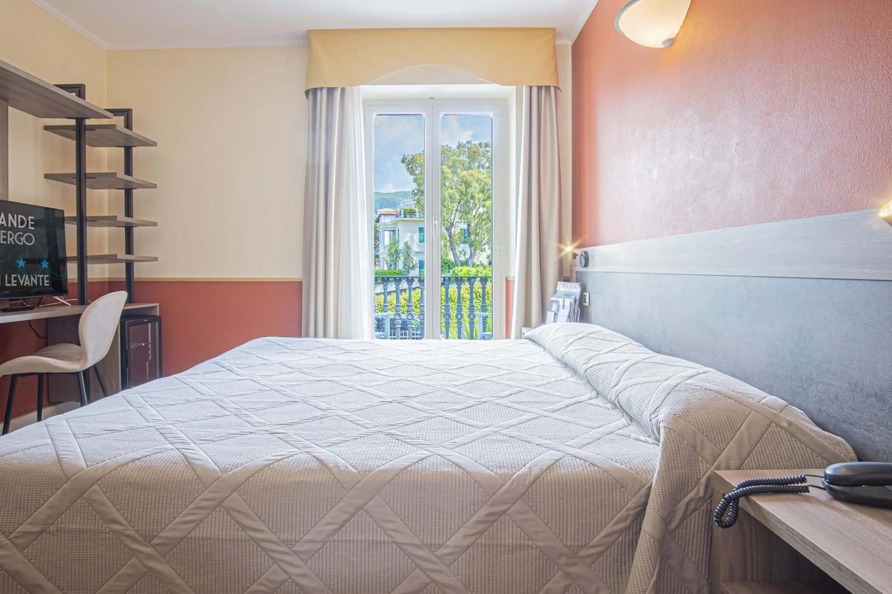 Bed in Grande Albergo Bed in Grande Albergo