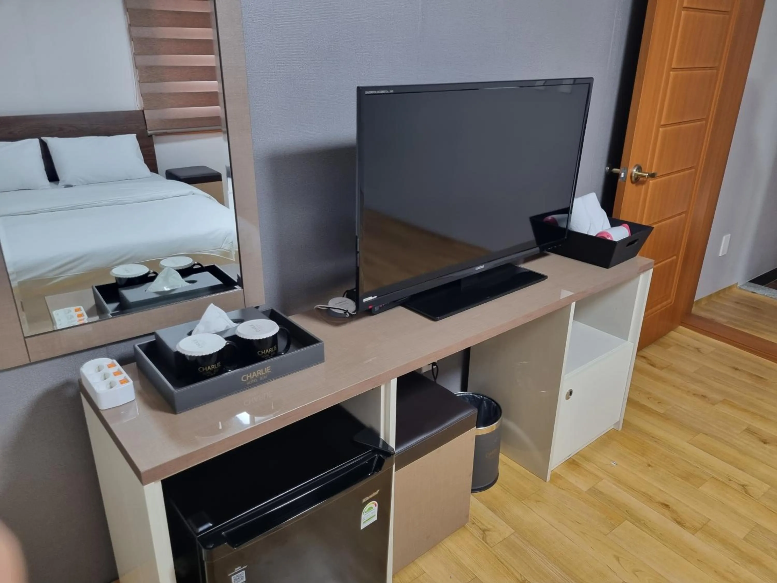 TV and multimedia, Bed in Charlie Hotel Jeju
