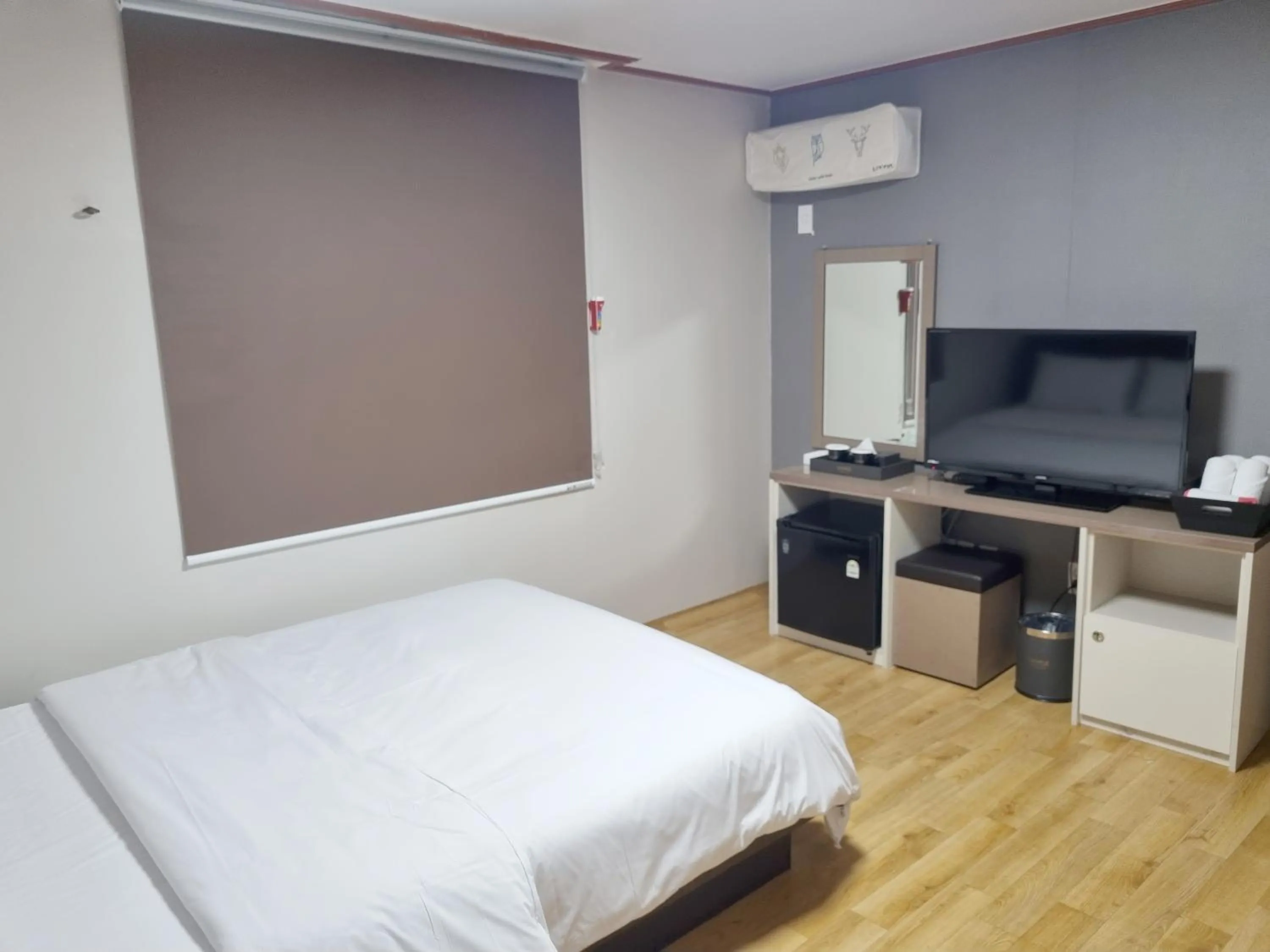 TV and multimedia, Bed in Charlie Hotel Jeju