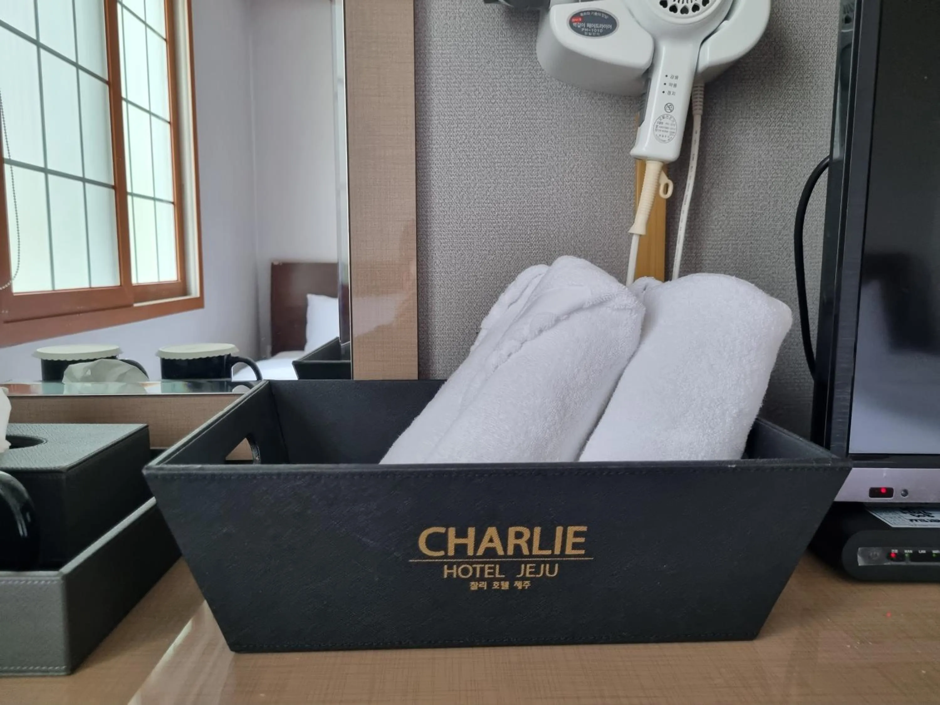 Photo of the whole room in Charlie Hotel Jeju